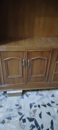 وبركاته بوفيه عامودي كما موضح بالصور نضيف جدا السعر ٥٠ بيه مجال موبايل...