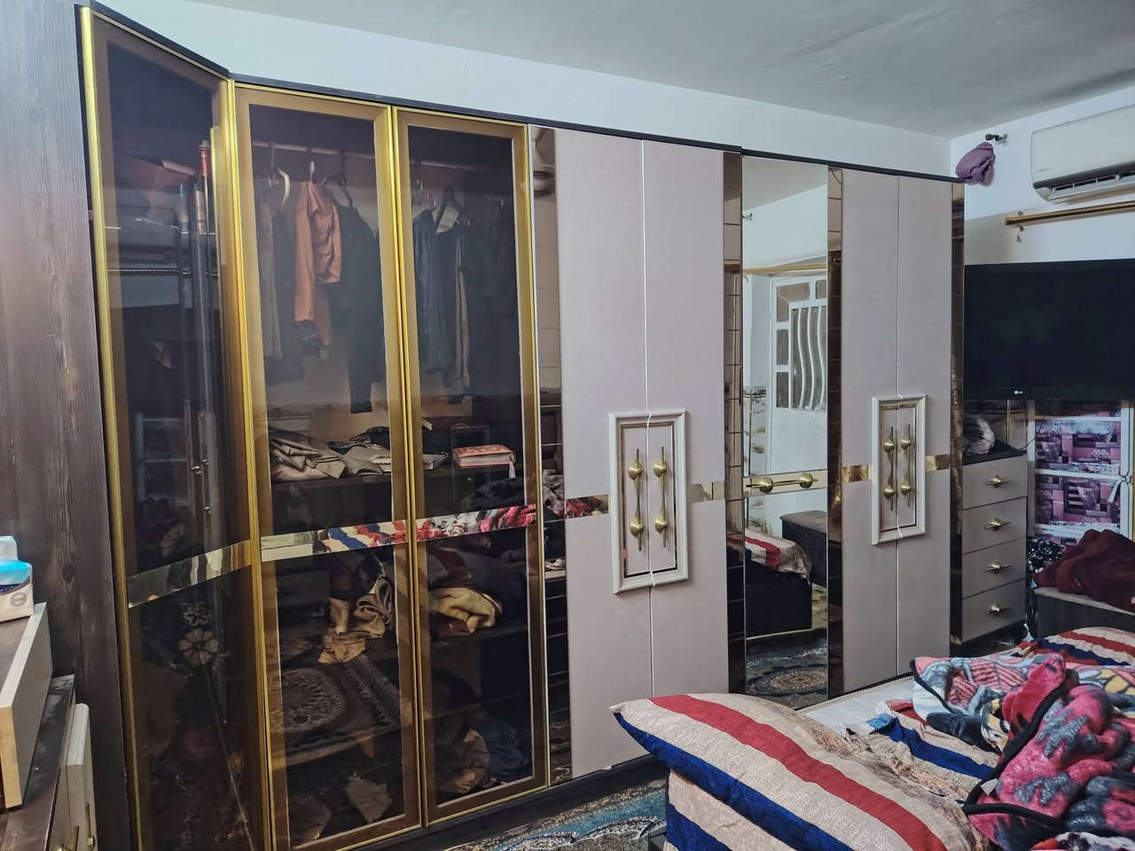 غرفه تركيه نضيفه بغداد سعر ٦٥٠ رقم ***********
