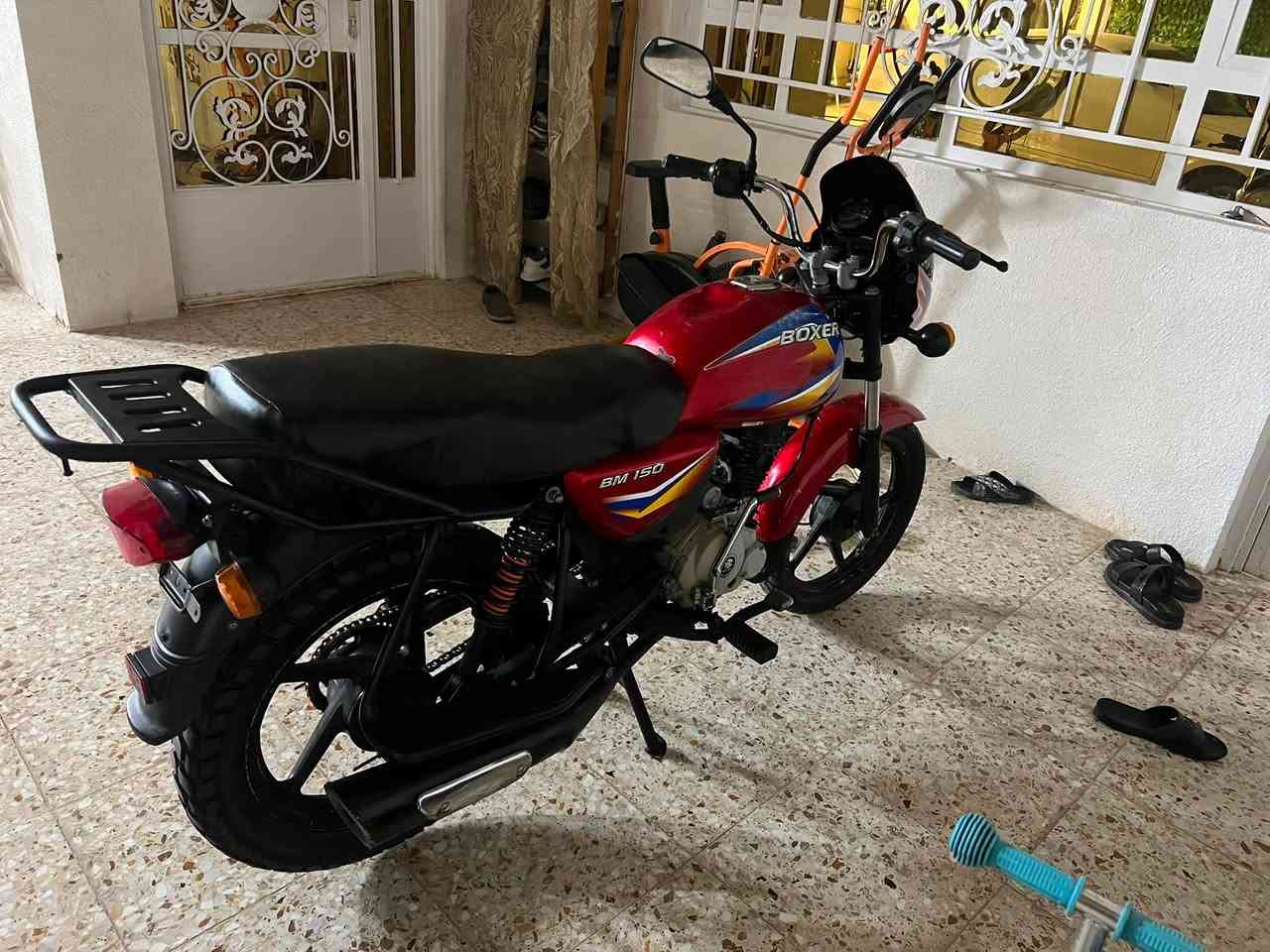 السلام عليكم دراجه موديل 23 للبيع بدون اوراق اتكفل حلال وحرام سعرها 750 تجفيت جديد مكينه خير من الله كلها شغاله ما بيها اي نقص قبق زنجيل موجود عندي مكاني حي اور للاستفسار راسني واتساب او انتصل ***********
