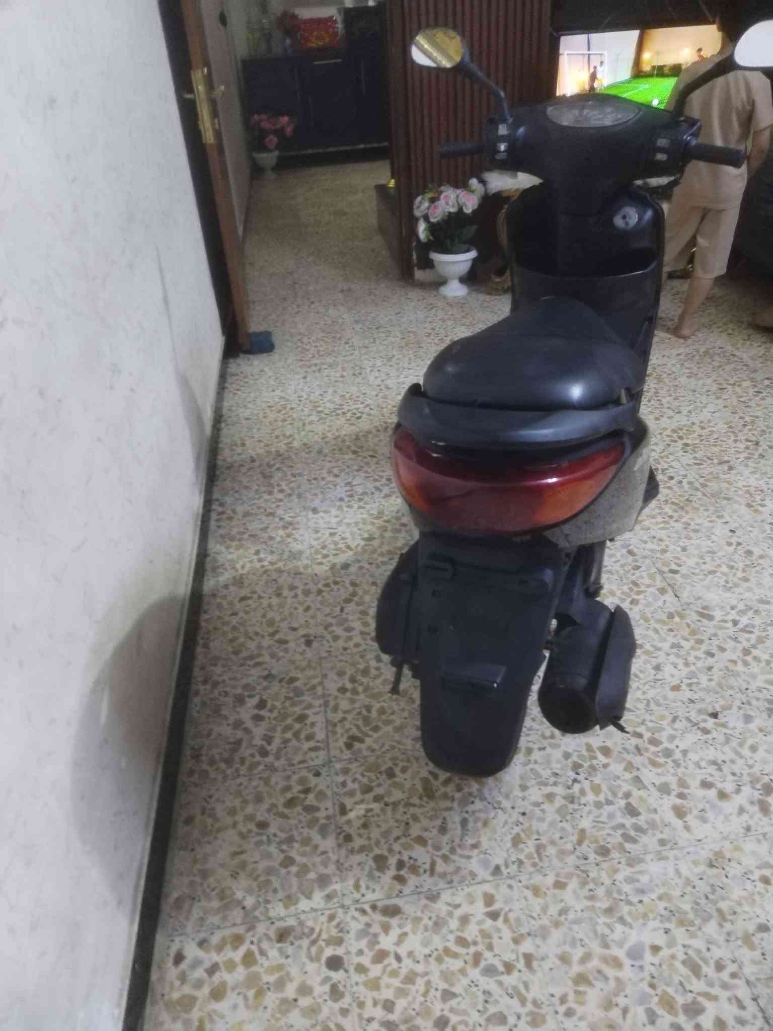 بريز حديث لايت عالي كله شغاله اي نقص مابيه السعر ٥٠٠ بغداد المشتل ***********
