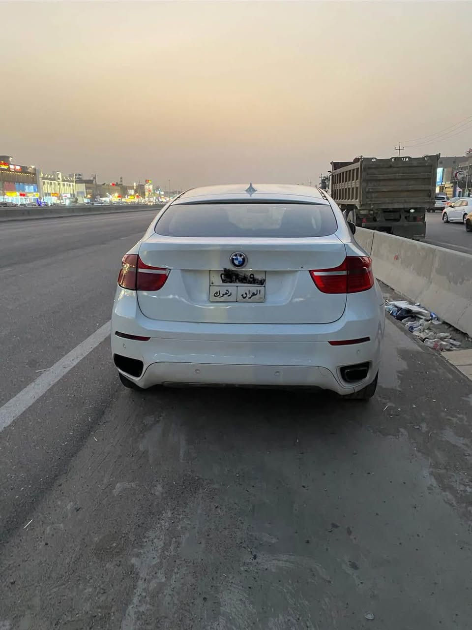 السلام عليكم
BMW X6 2010
اصل كاز ومحورة مكينة وكير لكزز  كيرها منتهي والمكينة بيها حماوة ابيعلك كايمة السيارة متروكة صارلها فترة سعرها 65 ورقة وبيها مجال .
للاستفسار اكثر ***********
