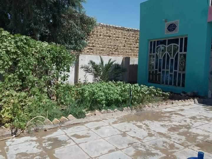 سلاام عليكم بيت طابو صرف حر البيع موقعه غماس ابو حجار قرب مشروع ماي جديد وجه ع ساحه مساحته 317 متر بي ستقبال وصاله وغرفتين وساحه وحمام داخلي وحمام خارجي ومطبخ تفاصيل تصل ***********
