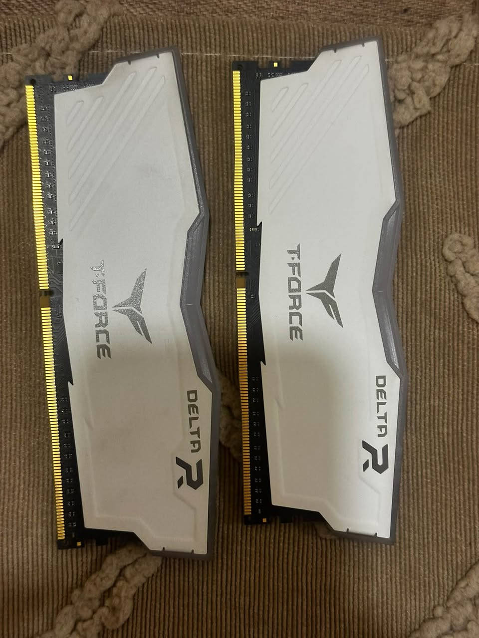 T-force white rgb
3600mhz

CL18 
8*2
نهايتهن ١٤٠ الف قفل 

مكاني بغداد حي الجامعة 

***********
