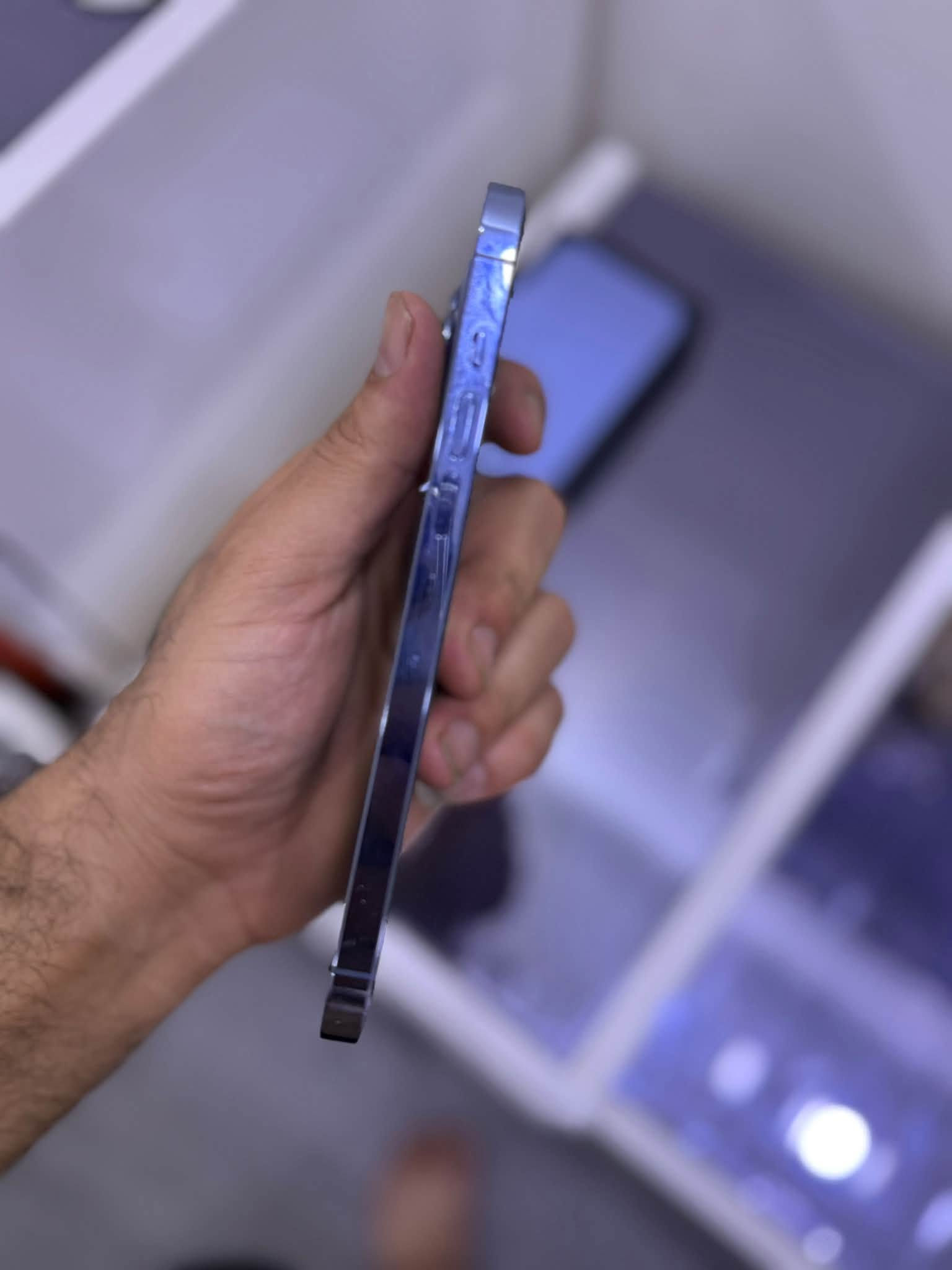 ايفون ١٣ برو ماكس جيس جديد معنى كلمه جهاز ستخدام بيت جهاز ياباني بطاريه ٨٦ سعره٧٠٠ مكاني البصره ***********

نص مكتوب في الصور:
- ٣:٣٧
- حالة البطارية والشحن
- كما هو الحال مع البطاريات القابلة لإعادة الشحن، بطارية الهاتف قابلة للاستهلاك وتصبح أقل فاعلية مع الوقت. معرفة المزيد...
- ٨٦٪
- الحد الأقصى للقدرة
- هذا قياس لقدرة البطارية مقارنة بقدرتها عندما كانت جديدة. قد تتسبب القدرة المنخفضة بتقليل ساعات الاستخدام بين عملية الشحن والأخرى.
- أقصى قدرة للأداء
- ستساعد الأنظمة المضمنة في النظام والمكونات في تخفيف آثار الأداء التي قد تلاحظها أثناء التقدم الكيميائي في عمر بطارية iPhone.
- شحن البطارية المحسن
- للحد من استنزاف عمر البطارية، يتعلم الـ iPhone من عادات الشحن اليومية، بحيث ينتظر ولا يتجاوز ٨٠٪ حتى يحين موعد حاجتك إلى استخدامه.
- حول
- < iPhone
- إصدار iOS
- < 26.7
- اسم الطراز
- iPhone 13 Pro Max
- رقم الطراز
- MLJD3J/A
- الرقم التسلسلي
- X9NJG90P3Q
- الأغاني
- الفيديوهات
- الصور
- السعة
- ٢٥٦ غ.ب.
- متوفرة
- ٢٣٩,٨٨ غ.ب.
- عنوان Wi-Fi
- F4:BE:EC:51:37:04
- Bluetooth
- F4:BE:EC:59:9C:6D
- البرنامج الثابت للمودم
- 5.51.03