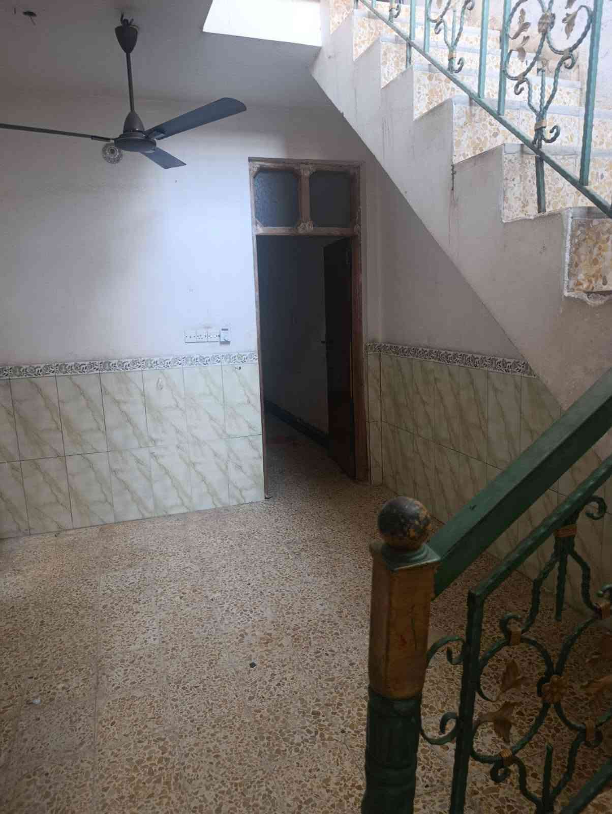 دار للايجار مساحته 150متر بحي الطيارة يحتوي على غرفتين نوم وصالة وكلدور ومطبخ ومجموع حمام وصحيات داخلي وخارجي للاستفسار اكثر الاتصال على الرقم التالي او مراسلة واتساب
***********
