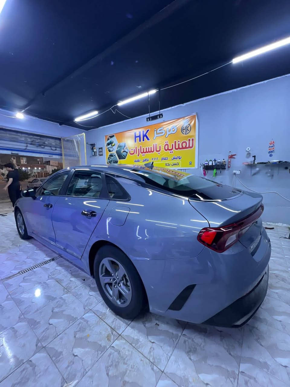 سلام عليكم

Kia k5 Lx 1.6 torbo

نضام الدفع AWD

موديل 2023

 نص فول 

بصمه تشغيل 

بصمه دخول بابين ذكيه 

رادار امامي 

كامره بالجامه تحديد المسار 

رادارات خلفيه نقاط عمياء 

6 عدسات اماميه 

لد نهاري

ويل حجم 18 

شاشه كبيره تحكمات القياده من داخل الشاشه

كشنات جلد اسود وابيض

اوتو هولد 

سايد بريك دكمه 

قيادة الية ومثبت سرعه

شحن لاسلكي 

مع مخارج شحن جارج فاست تدعم ابل كار بلي واندرويد اوتو مع منافذ شحن خلفيه 

داخل اسود ورصاصي  

ضرره تبديل بنيد فقط وبارد بخشم جاملغ امامي  سياره باسمي ورقمه بابل
  
سعره ١٦٧ وبيه مجال بسيط
*********** واتساب
