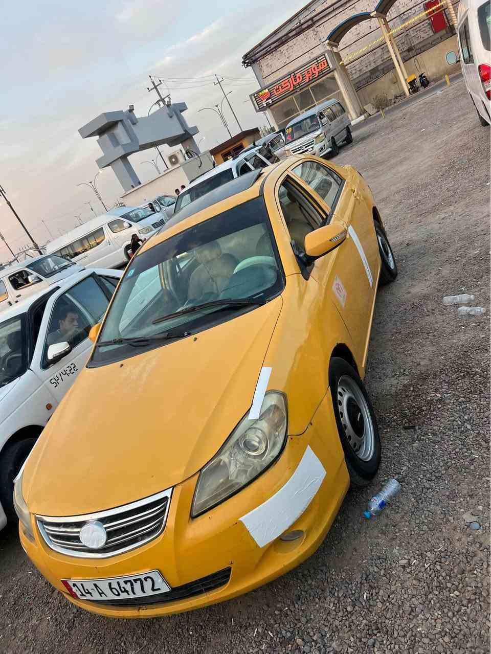 السلام عليكم سيارة بيوايدي لبيع مديل ٢٠١٦ فول مواصفات كشنات جلد فتحت سكف بصمة كير اوتماتيك سيارة بلادية نضيفة كلشي بيهة شغال بسمي مصفرة جاهزة للتحويل رقمي *********** البصرة, العراق
