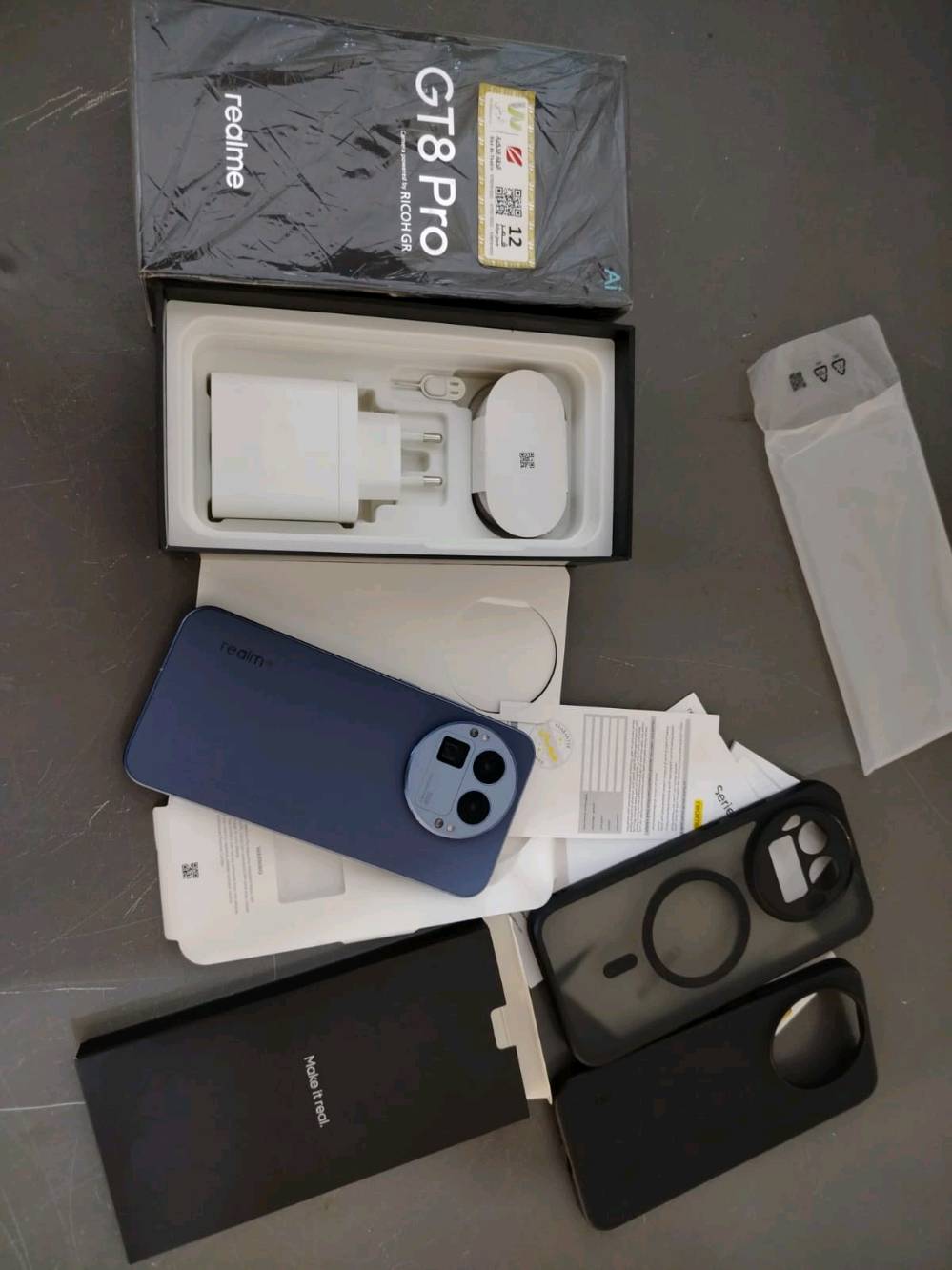 فلاكشب ريلمي gt 8 pro  بضمان سنة من شركة الوطني ذاكرة 512 مع كافة ملحقاته ولاصق وكفر اضافي استخدام 3 اشهر فقط مراوس اوبيع السعر مليون و150 الف مجال كلش بسيط مكاني بغداد اي استفسار عالرقم ***********