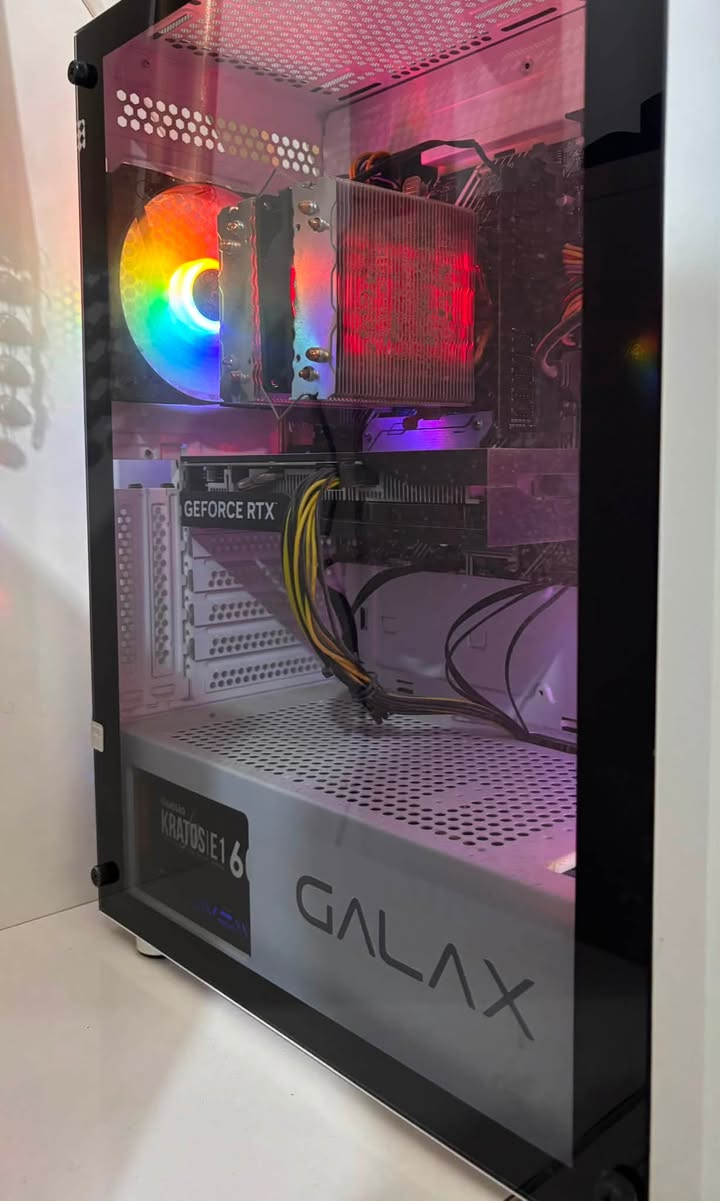 السلام عليكم اخوان تجميعة للبيع
مواصفات الكيس:
* Intel Core i5-11400F
* ASUS H510 Prime
* Laxer M.2 NVMe SSD 1TB
* Laxer RAM 16GB 3200MHz
* Galax RTX 4060 8GB
* Gamdias PSU 600W 80+
* Galax Rev 5 White Case
* Cooler 1 Fan

الملحقات:
* شاشة Dahua 27” IPS 165Hz
السعر مليون و50 الف دينار
مكاني كربلاء
***********
