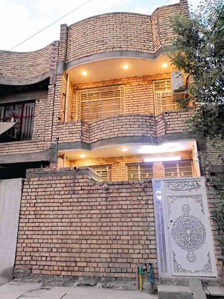 دار للبيع مساحة 100 متر  الواجهه 5×20طابقين ونصف يحتوي على 3غرف نوم وصاله واستقبال  البلديات زراعي  للاستفسار  ***********
