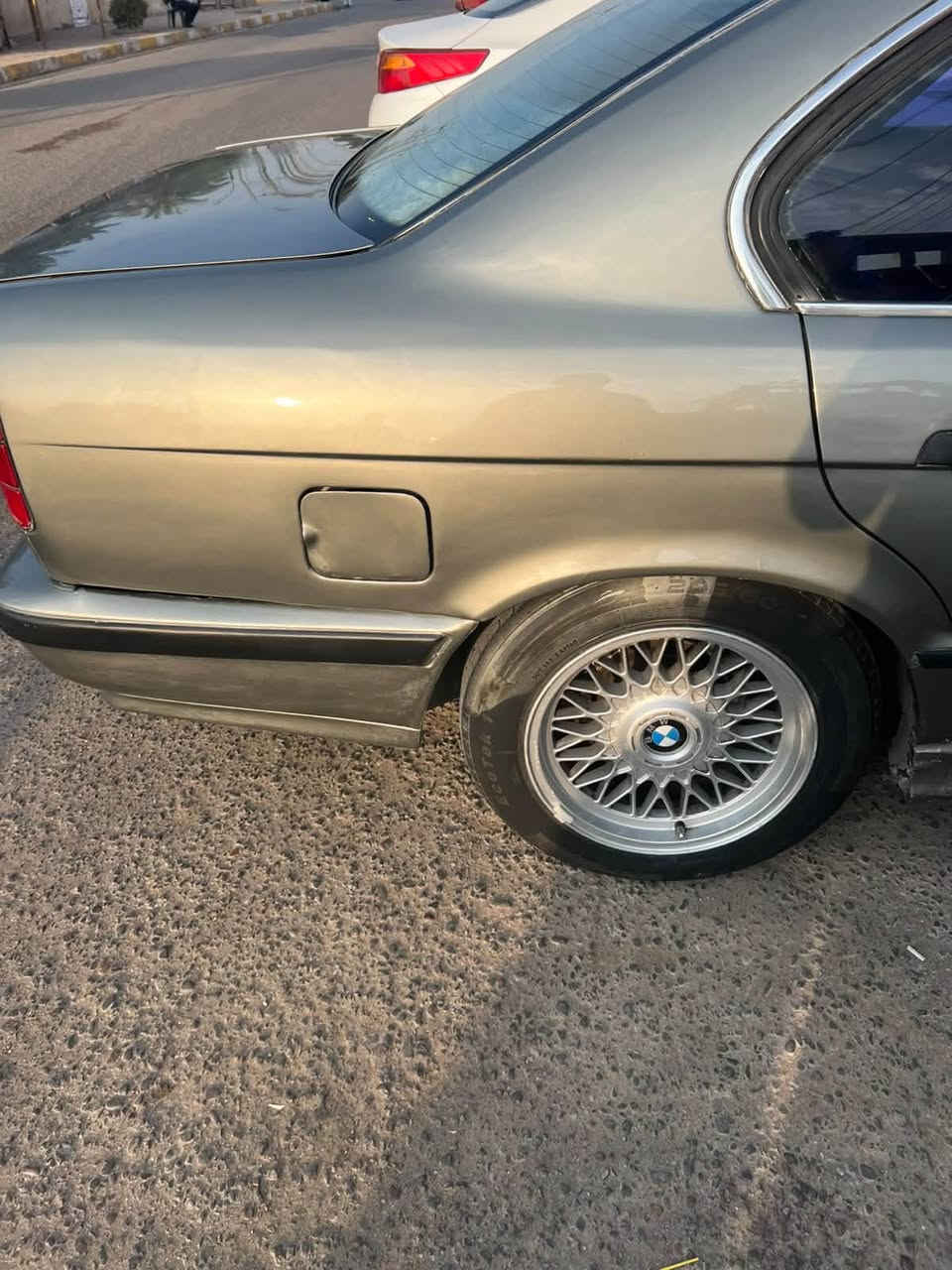 السلام عليكم BMW 535 اصل
بيه محرك 30 سته سلندر  شرط كير محرك اكسن 
باسمي موديل 88 وارد ياباني كهربائيات حداديه 
بيه تعمير مكفوله من العيب الشرعي مصبوغه صبغ عام بيه حادث جاملغ خلفي   وجاملغ امامي ومبدل. تخم تاير 
صرف بانزين مابيه   السياره كامله مامحتاجه شي فقط هاي النواقص

النواقص 
صوندات الباور بيه نضيح
الارافيو محتاج تعيار مضبوط فقط
التبريد نقص غاز
السعر 45 وبيه مجال بسيط
الاتصال ع هذا الرقم 
***********

نص مكتوب في الصور:
- CHILL