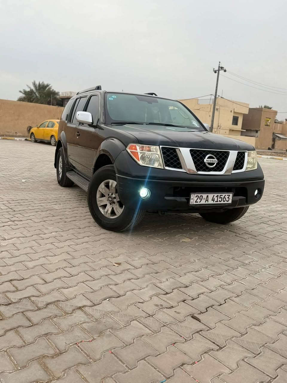 باتفندر2006 خليجيه مكفوله من ضربه فقط رش الخليج رقم واسط باسمي 
7 راكب سياره تخم تاير جديد 
حداديه كلها جاهزه مابيه نقص برغي 
سعرها 88
*********** 
واسط كوت داموك

