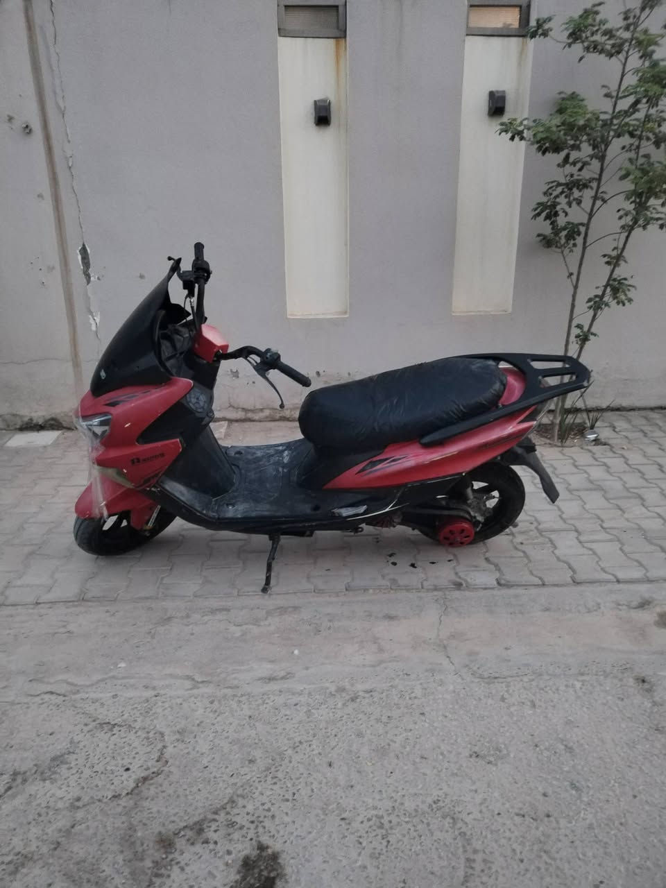 سترونك • مستعجل • بيها مجال