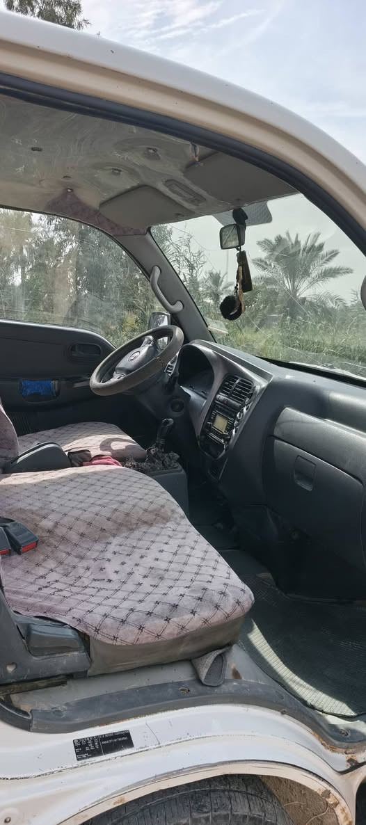 السلام عليكم سياره 
  بنكو حمل 2015 رقم واسط كفاله عامه من صبغ من ضربه محرك 2700 كفاله من التبخير من تنقيص سعر خاص ***********
