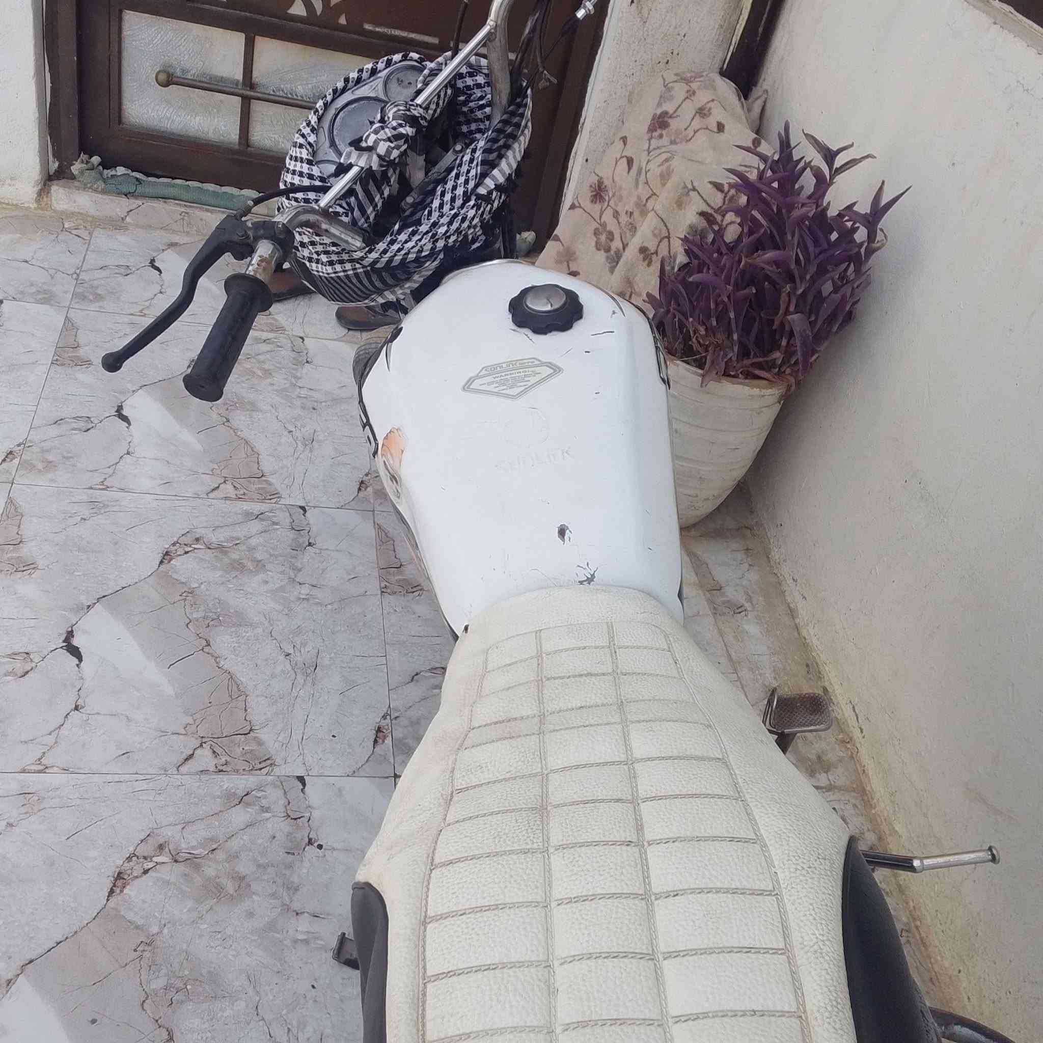 سلام عليكم ماطور جني 5 محرك ولا صرف ولا بخار كهربائي شغاله بس ناقصه باتري نكره سلف مال شغل محرك ناعم اخراس تخم تاير جديد نشاط فول دبلات خلف امامي جديد نشاط فول ✈️ 
السعر 150 بيها مجال للطيبين مكاني كركوك كوباني بيع مستعجل 
***********
