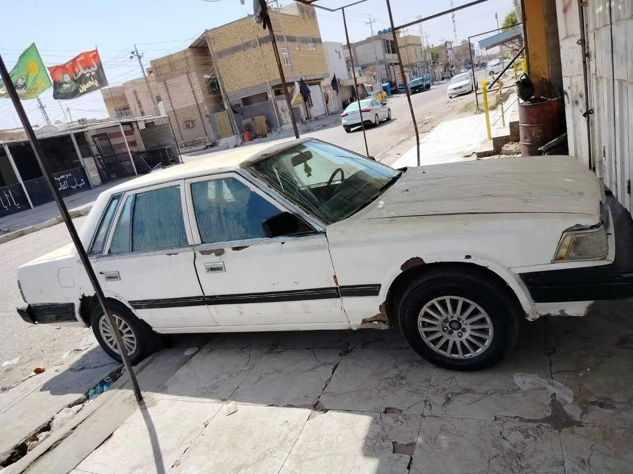 السلام عليكم نيسان للبيع موديل 1987 كير او محرك ونجي كفاله حته امنل تنقيص تبريد شغال تخم تاير جدد السياره عوزه حداديه بس رقم ذي قار مميز سعره 25 قفل لل استفسار 
***********

