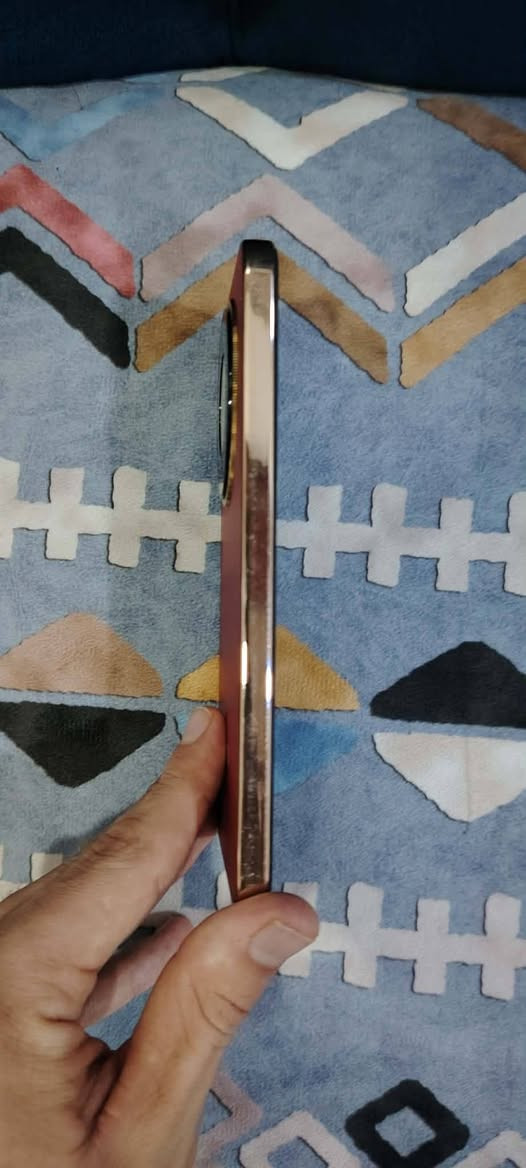 السلام عليكم 
Honor x9d 
للبيع السعر 430وبي مجال قليل 
سبب بيع اشتريت ايفون 13برو ماكس 
حتى ضمان مالو بعد موجود
***********
ملحقاتو كاملة

