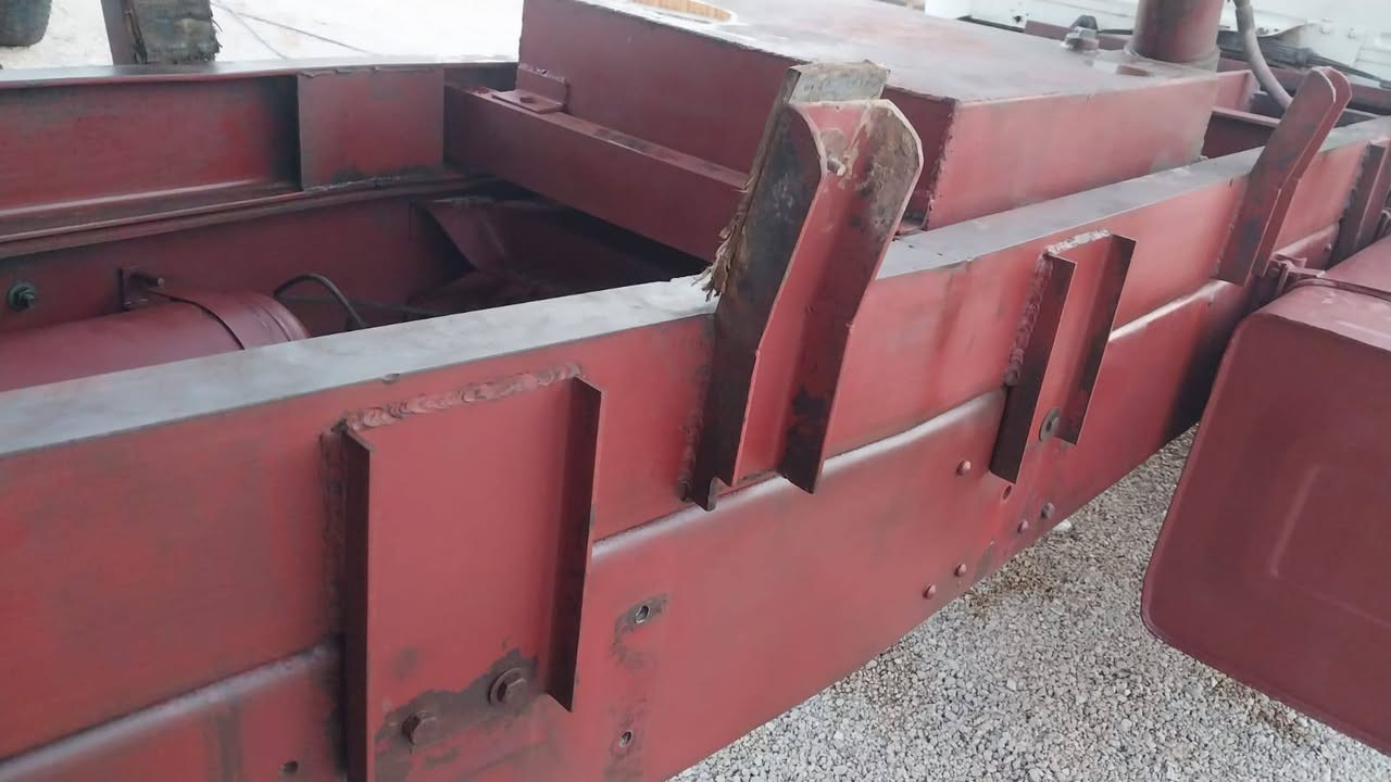قجمه للبيع مديل75 شاصي عريض في معرض لاخوين معارض جديده علا طريق المزرعه قرب جسر الموضفين سياره بلاديه مبخره القماره من الخارج داخل ما بيه قطرهه صبغ حلوه وجاهزه لشغل رقم المعرض***********
