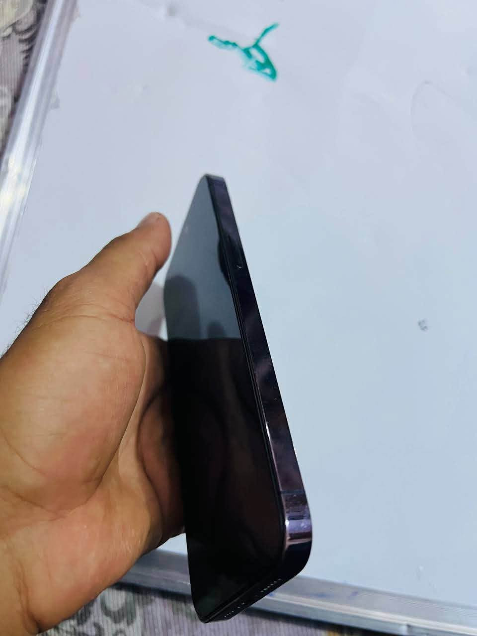 السلام عليكم جهاز ايفون 14 نضيف 

بطاريه 91
شرق اوسط 
شرط الفحص حاسبه مكفول من كلشي التواصل ***********

نص مكتوب في الصور:
- حول الاسم iPhone (2) إصدار iOS 26.7 اسم الطراز iPhone 14 Pro Max رقم الطراز MQ9X3ZD/A الرقم التسلسلي انتهت صلاحية التغطية سجل تاريخ القطع والخدمة الأغاني الفيديوهات ١,٣٠٣ الصور ١,٤٦٣ التطبيقات ٢٦ السعة ٢٥٦ غ.ب. متوفرة ٩,٩١ غ.ب.
- ٩:١٨
- حالة البطارية والشحن
- كما هو الحال مع البطاريات القابلة لإعادة الشحن، بطارية الهاتف قابلة للاستهلاك وتصبح أقل فاعلية مع الوقت. معرفة المزيد...
- الحد الأقصى للقدرة
- ٩١٪
- هذا قياس لقدرة البطارية مقارنة بقدرتها عندما كانت جديدة. قد تتسبب القدرة المنخفضة بتقليل ساعات الاستخدام بين عملية الشحن والأخرى.
- أقصى قدرة للأداء
- ستساعد الأنظمة المضمنة في النظام والمكونات في تخفيف آثار الأداء التي قد تلاحظها أثناء التقدم الكيميائي في عمر بطارية iPhone.
- شحن البطارية المحسن
- للحد من استنزاف عمر البطارية، يتعلم الـ iPhone من عادات الشحن اليومية، بحيث ينتظر ولا يتجاوز ٨٠٪ حتى يحين موعد حاجتك إلى استخدامه.