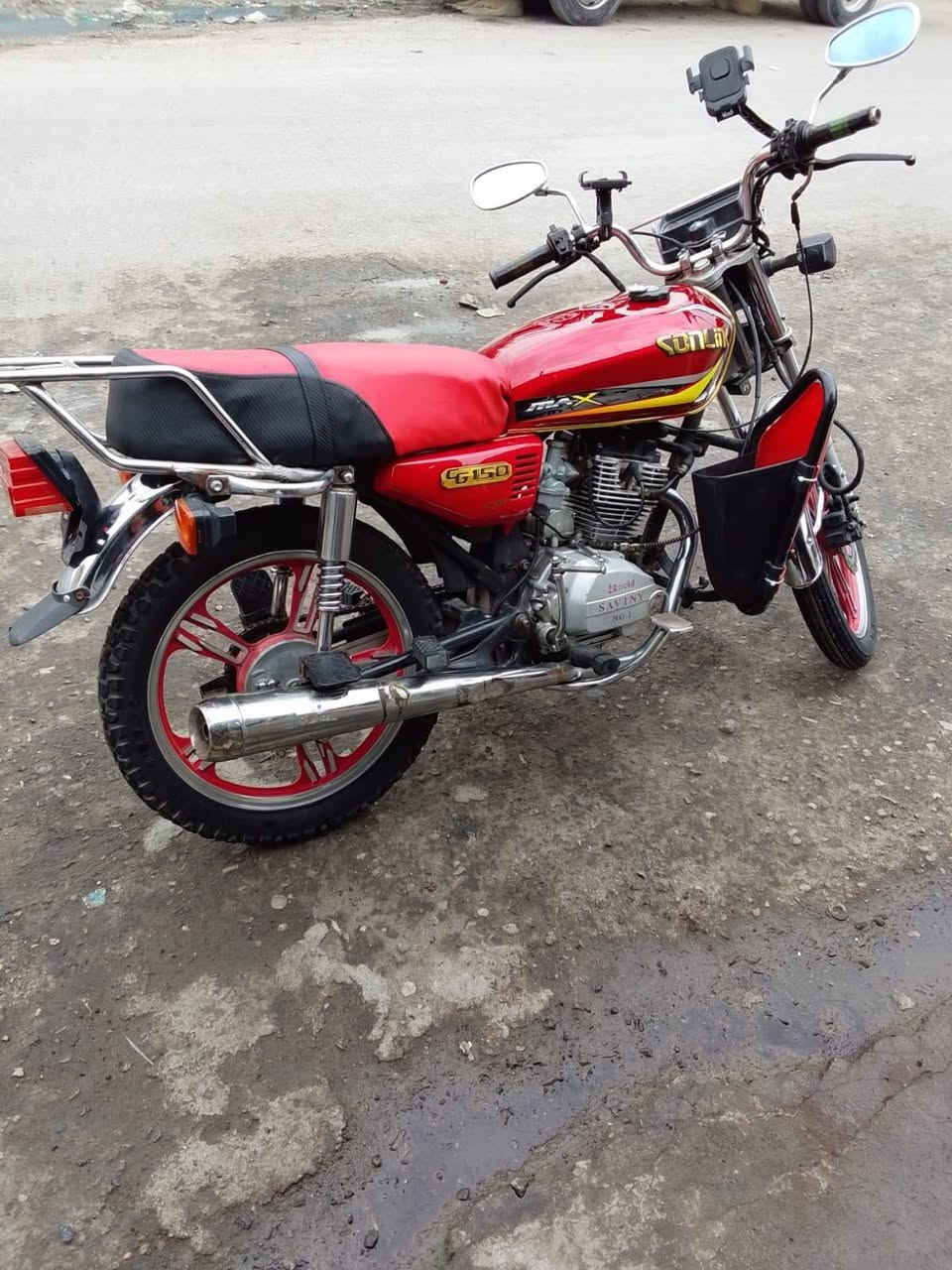 السلام عليكم دراجه ايرانيه خمسه كير السعر 550 وبيها مجال المكان بغداد ورقم الهاتف ***********
