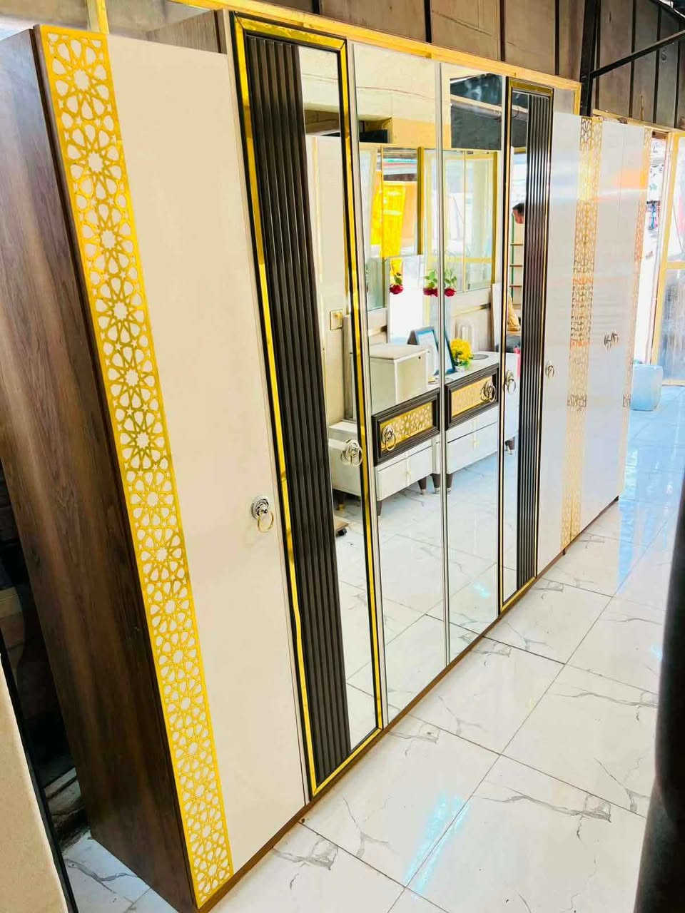 ‎غرف نوم عشر قطع ضخمه شغل ثقيل كلش سعر 900‎ Singapore
