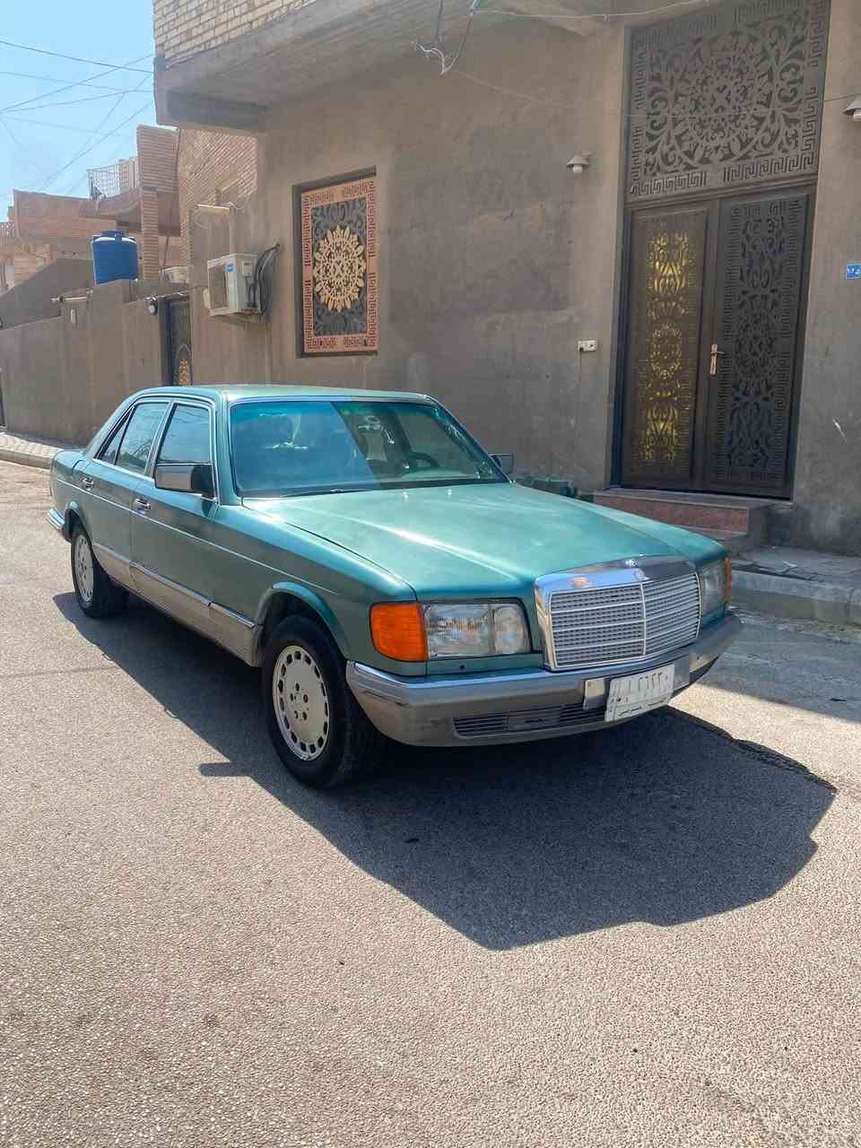 مديل 1985
مكينه ثنين ونص ديلكو سياره مصبوغه تخم تاير  باب قصير مكينه وكير شرط الداخل جلد.***********
