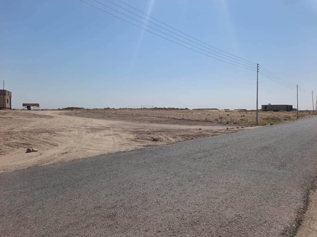 🏡 أرض سكنية للبيع بموقع مميز وخدمات كاملة في زنكورة 🏡

للباحثين عن الهدوء والموقع الخدمي الممتاز، أرض سكنية بمساحة واسعة وتفاصيل ممتازة:

📍 الموقع: الرمادي - زنكورة / قرب مدرسة ينبوع الفياض (قريبة من الشارع العام).

📐 المساحة: 830 متر مربع.

🛣️الوجه 33 متر 

🛣️ الشارع: واجهة على شارع تبليط بعرض 8 أمتار.

💡 الخدمات: ماء، كهرباء، قريبة من جامع ومدارس.

🌟 المميزات: منطقة هادئة جداً، تصلح لبناء دار سكني راقي أو الاستثمار.

📞 للمعاينة والاستفسار:
للمزيد من التفاصيل أو لتنسيق زيارة ميدانية للموقع، يرجى التواصل معنا عبر الأرقام التالية:
 ***********

🏛️موقع المكتب ⏬️⏬️
أو زيارة موقعنا :  الرمادي_ ناحية اليرموك (زنكوره سابقاً)_ المفرق  /مقابل جامع هادي البشير (البمرعي)

#مكتب_عقارات_زنكورة
