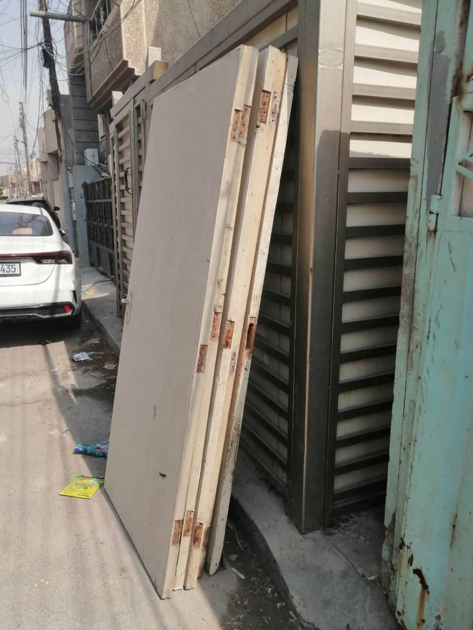 السلام عليكم
ابواب للبيع جراجيب موجوده وياهم 
سعر الباب 25 الف 
المكان بغداد الامين الثانيه 
***********
