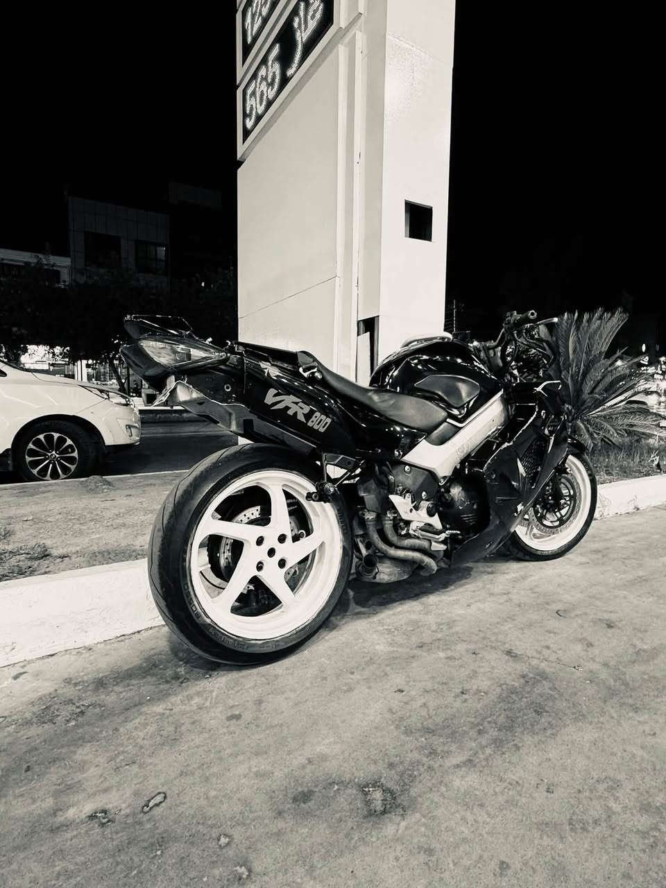 بطح • ٨٠٠ • مراوس