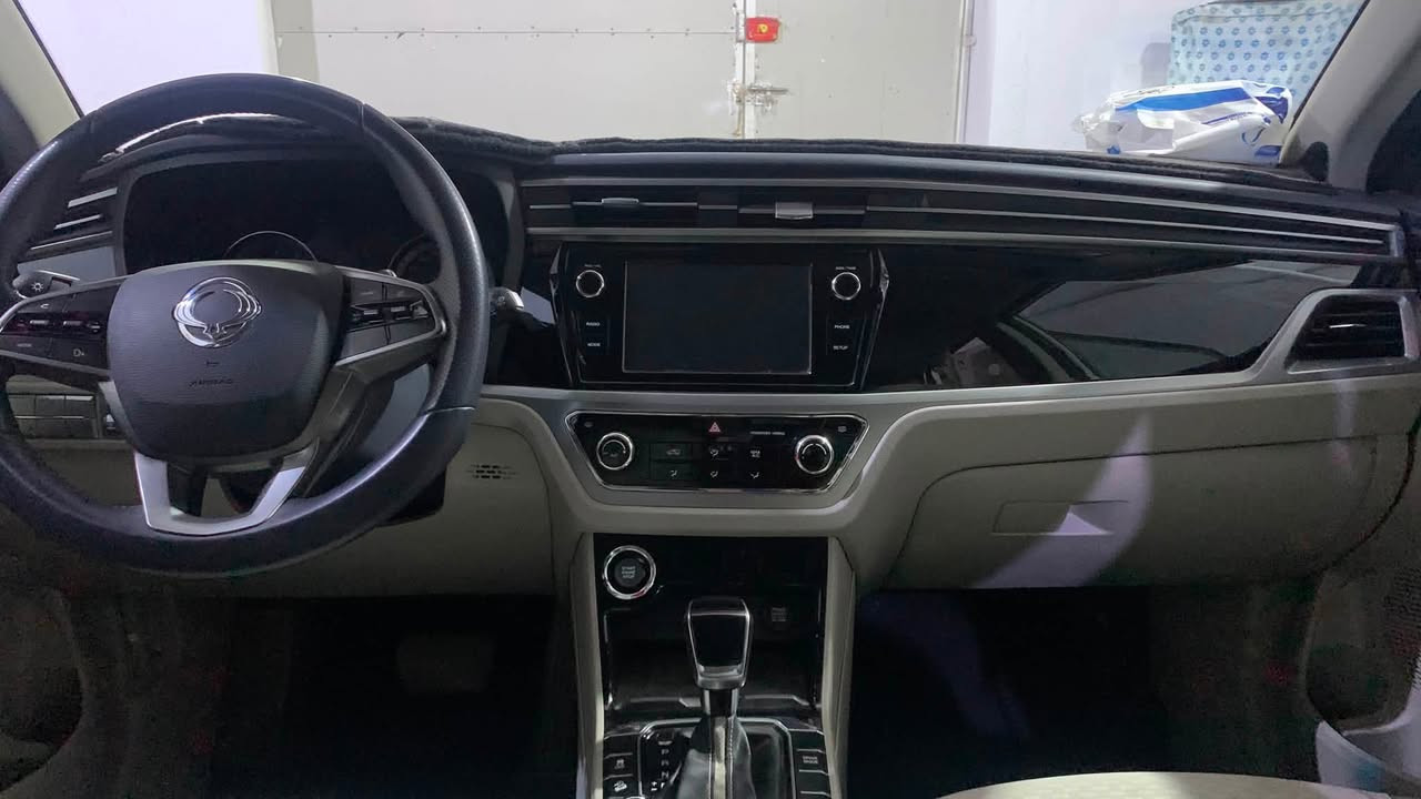 🚗 للبيع: سانغ يونغ كوراندو 2023
📍 مكان السيارة: بصرة
📞 للتواصل: ***********
💰 السعر:140 ورقة – قابل للتفاوض
📊 المسافة المقطوعة:20000 كم قابل للزياده
🛠️ المحرك: 4 سلندر – 2000cc

⚠️ أضرار السيارة
• نوع الوارد: كوري
• الحادث موضح بالصور المرفقة
• تعديل على البارد فقط 

⚙️ المواصفات
• قير أوتوماتيك
• شاشة + Apple CarPlay & Android Auto
• بصمة + دخول ذكي
• فتحة سقف بانوراما
• كاميرا خلفية + حساسات أمامية وخلفية
• أنوار LED + بلوجكترات
• شفتات ستيرن + وضعيات قيادة (سبورت/اعتيادي ترب)
• ويل 18
• مثبت سرعة + تحكم بالستيرن
• تكييف قوي

📌 تفاصيل إضافية
• رقم السيارة: البصرة الدولي الجديد
• شرط التحويل المباشر
• لون السيارة: أبيض
• حالة السيارة العامة: جديدة، استخدام شخصي، الفحص جاهز بأي مكان، مطلوبة للشركة (انا ادفع  للمصرف والسنوية باسمي واسوي  وكالة).
