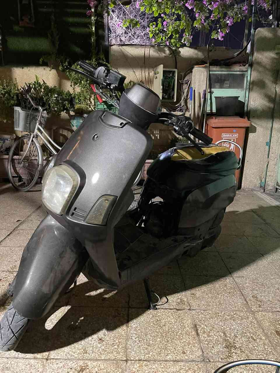 سلام عليكم
بوليس خير من الله دراجة ناعمة ونضيفة كلشي جديد باتري تايرات كاملة مناقصهة شي نكرة سلف شلعة ومعدل مكان بغداد سعر 600 وبيهة مجال متواجد واتس ***********

