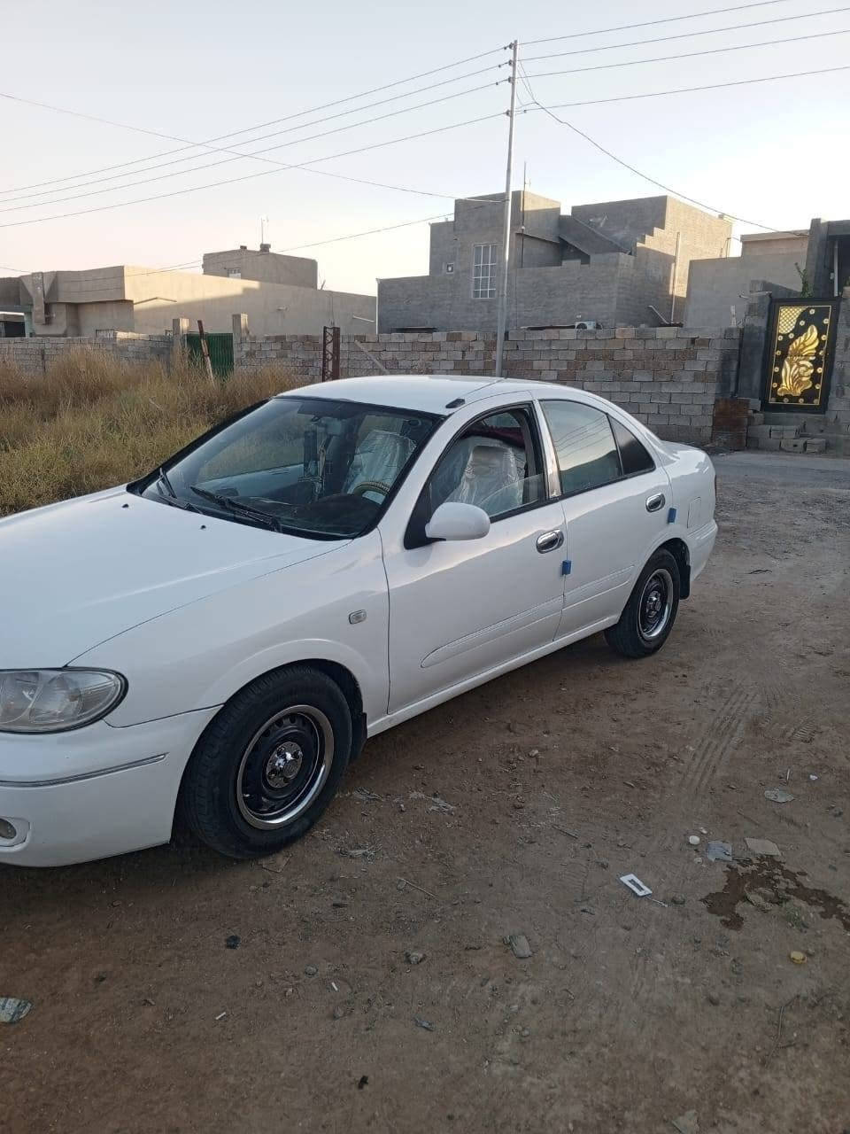 سني للبيع موديل 2002 مكانه انبار محرك سود سياره جاهزه سعر 60  تصل عل رقم صاحبه ***********

