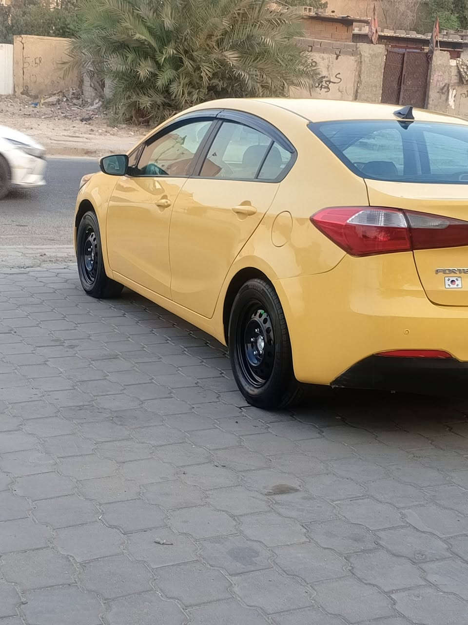 فورتي 2014 وارد امريكي حادثة جاملغ خلفي بدون دواخل السياره بدون معجون صبغه اولى والباقي كله كفاله  مكينه 1800 دوش مكينه وكير جديد شواصي لغود الاماميه مكفولة كفاله
صدر امامي وخلفي كله جديد
تخم تاير 
وياله 15 بسمي مصفره هيئة والغرامة وسنويه جديده هزه جديد رقم دولي بغداد الإنكليزي تبريد ثلج منظومه جديده مواصفات السياره شاشه كامره تحكم اربع جهات مانع انزلاق ايكو تحكم مري اشاير بلمري العنوان بغداد *********** السعر 90 وبيه مجال
مدوشمه دوشمه نواب ارضيه سفاري بيبان تغليف حراري السياره جاهزه مجهزه من كل النواحي
فورتي 2014 وارد امريكي حادثة جاملغ خلفي بدون دواخل السياره بدون معجون صبغه اولى والباقي كله كفاله  مكينه 1800 دوش مكينه وكير جديد شواصي لغود الاماميه مكفولة كفاله
