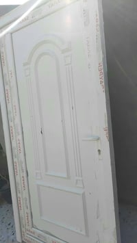 باب ابلاستك • نظيف • مع الجرجوبه