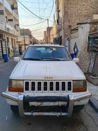 كراند شيروكي • ٩٥ • ٦ سلندر