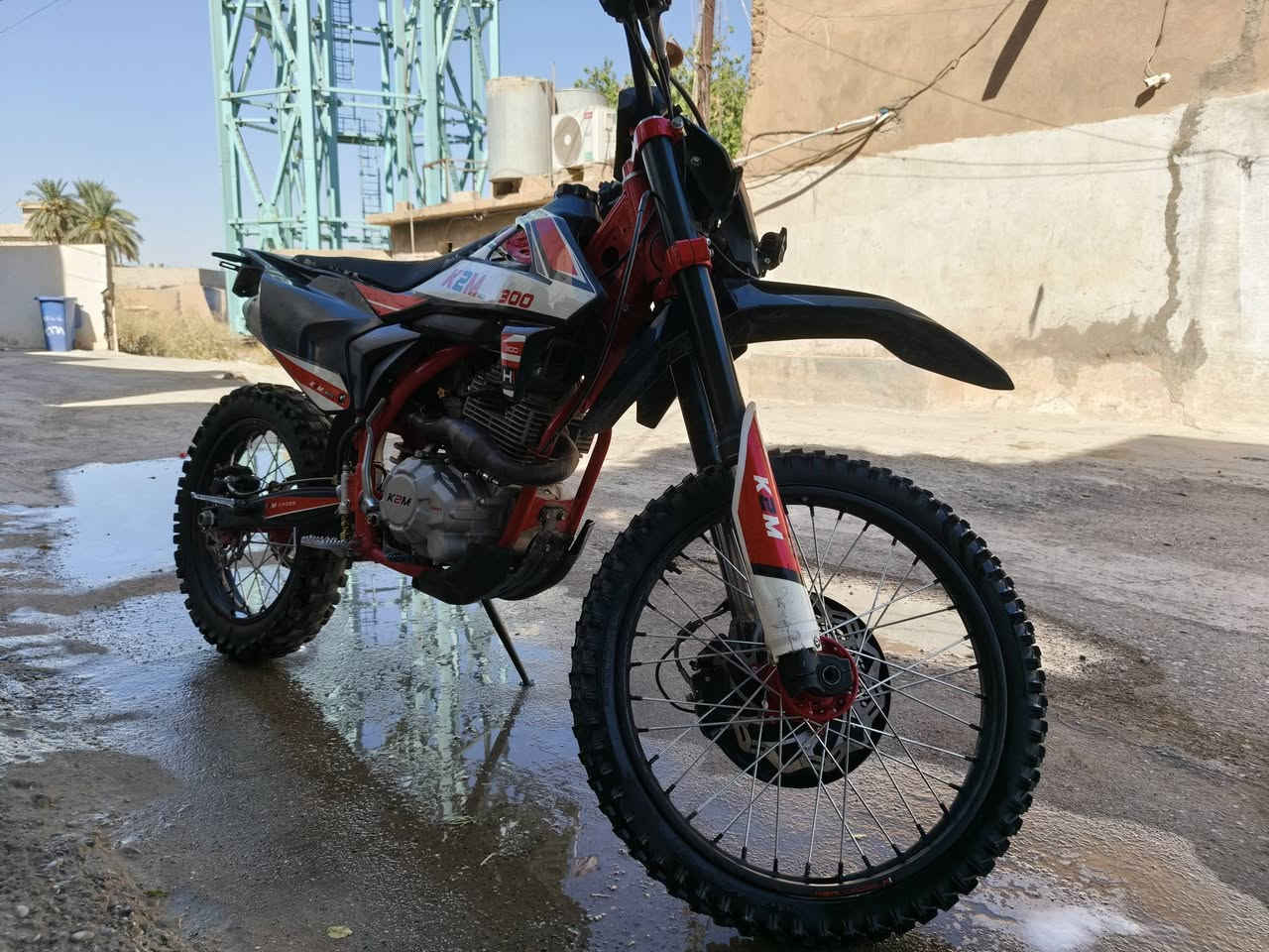 دراجة قفاز k2m 2024
محرك 300cc نضيفة كلش ومابيها عيب دراجة ماشي 935km وقابله للزيادة . سلف واحد و يشتغل زينون Led  قوي جدا كهربائياته كله شغاله سعرها 1100 مليون و ميه و بيها مجال أو مراوسه. مكان كركوك ناحية تازة وباقي التفاصيل عالرقم ***********
