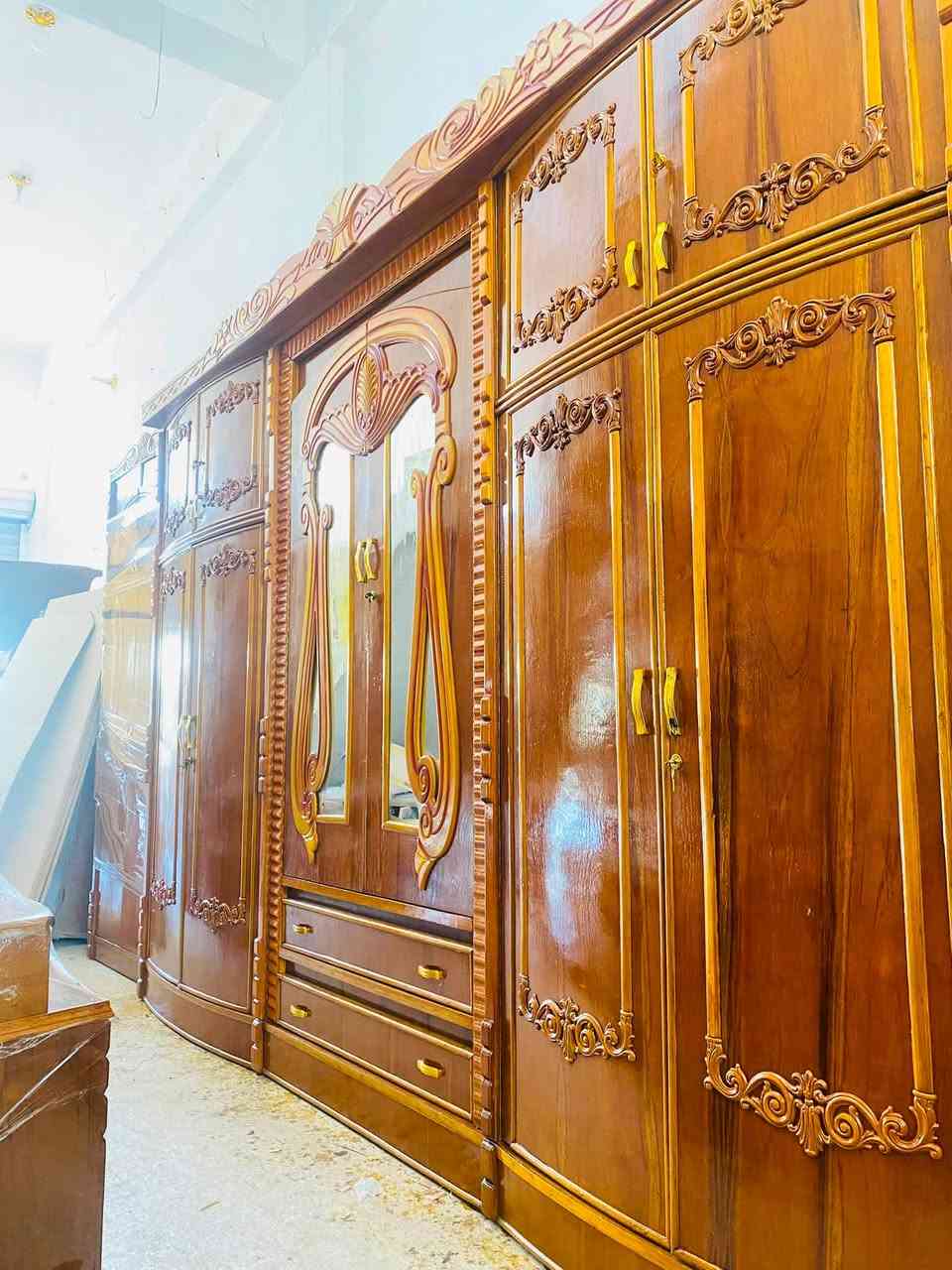 السلام عليكم غرفة اخشاب 6باب ملحق صاج اخت الجديد بسعر 800الف وبيها مجال عنوان بعقوبة كاطون شارع ابورباح مزاد ضي القمر استفسار خاص او الرقم ***********
