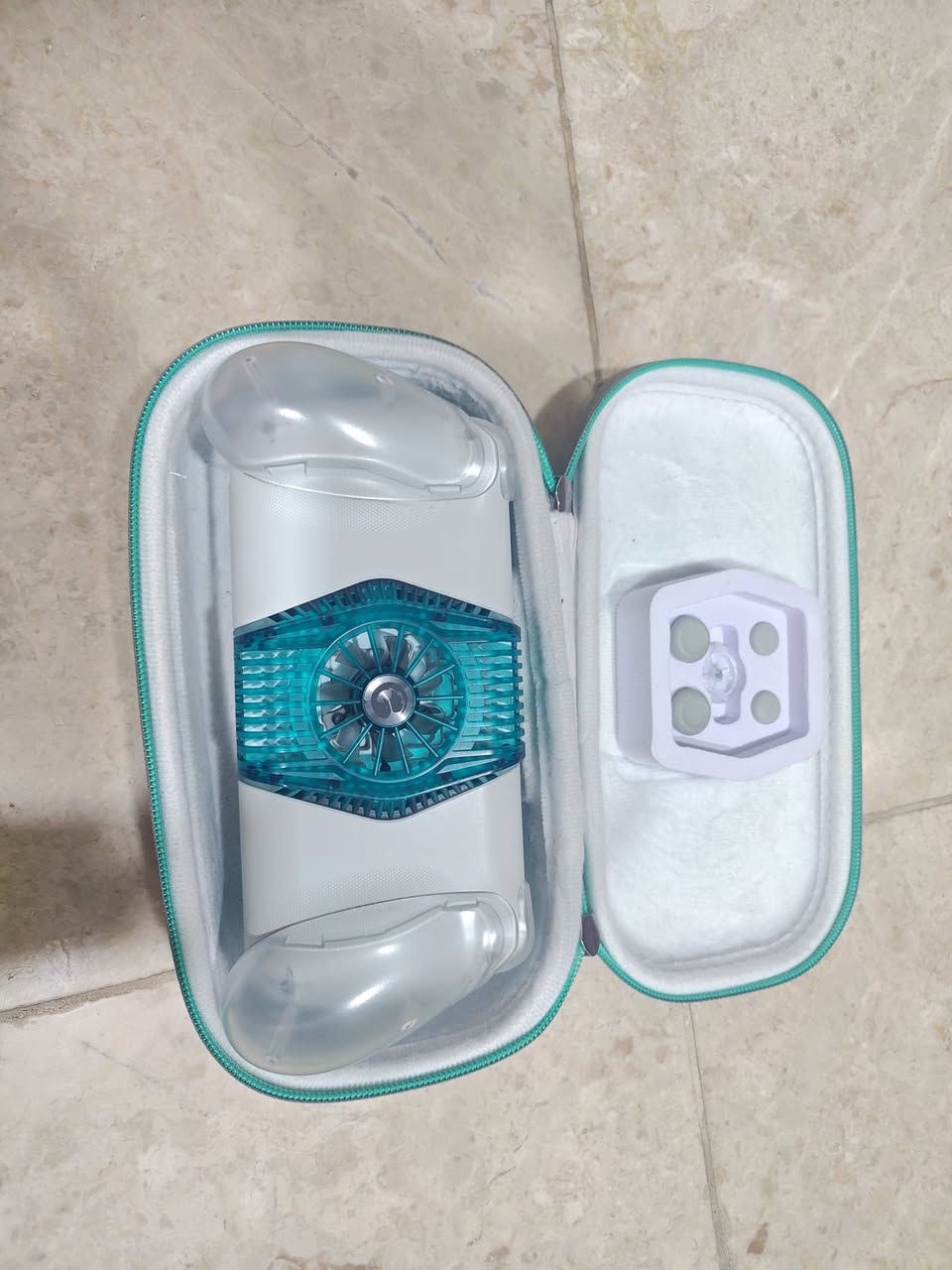 يده gamsir x3 pro مع مروحه تبريد و حافضه سعرها 50 غير قابل للتفاوض اليده شغاله مبيها اي عطل شرط الفحص مكاني بغداد الاعضميه ما عندي توصيل للتواصل ***********
