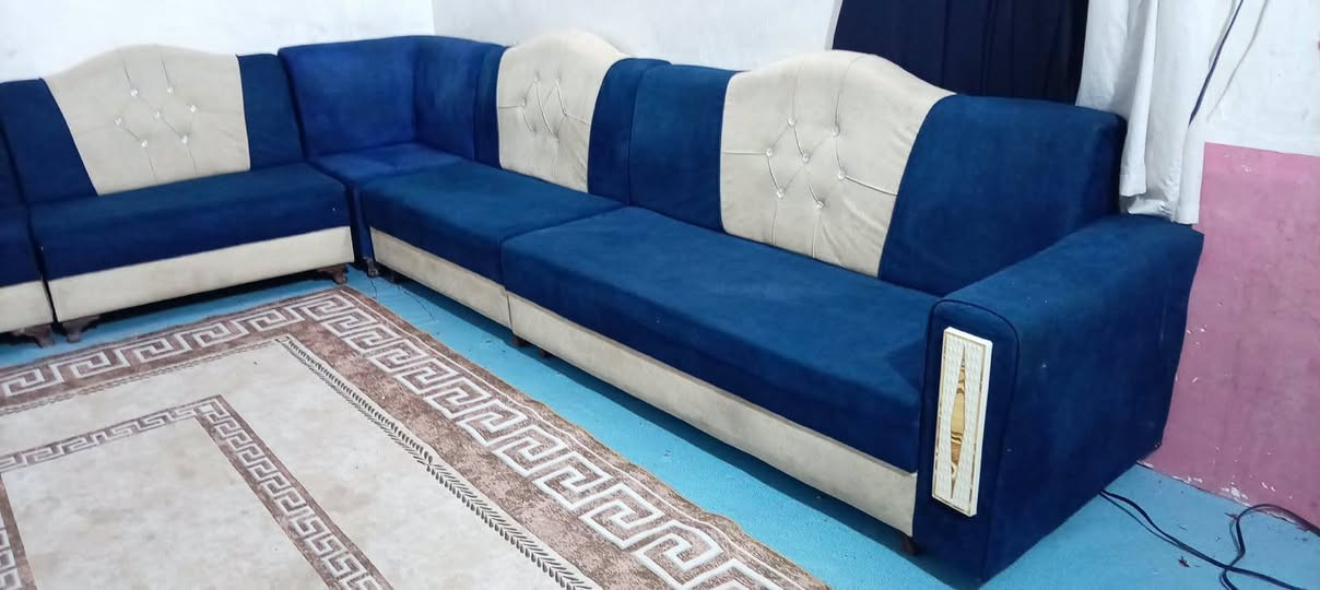 ديوان للبيع تزكام بلوك اسود كلش نضيف اي ضرر مابي 17مقعد السعر 400 وياه مفارش العنوان كربلاء بدايد الامن الداخلي يوجد توصيل داخل كربلاء***********
