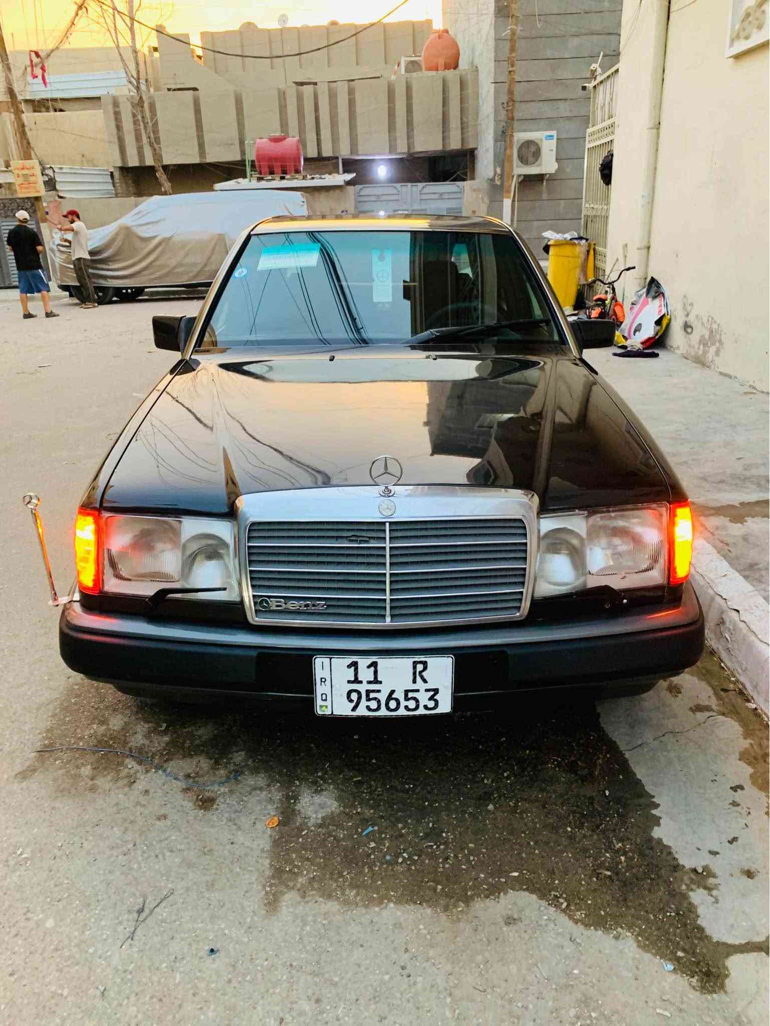 مرسيدس ١٩٩٠ • بدون حادث • مكينة