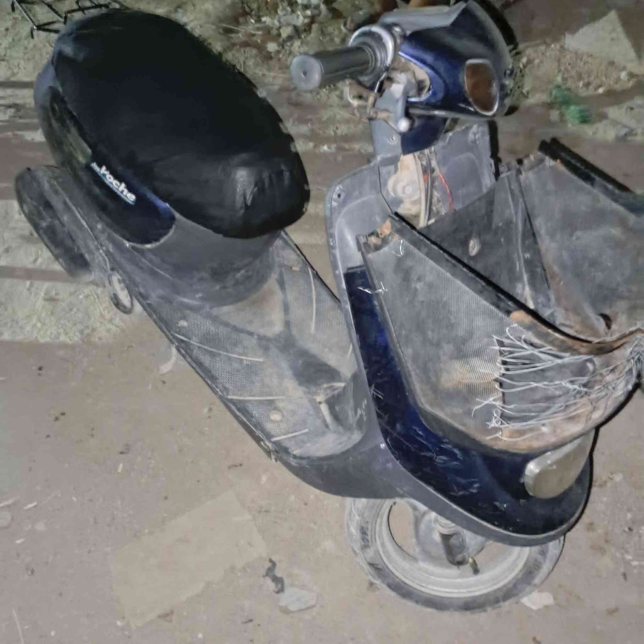 دراجة منغولي نگرة كلشي مكفول شاصي مكينة كله مكفول عوزها بس سلة ب175 الف وبيها مجال رقم ***********
