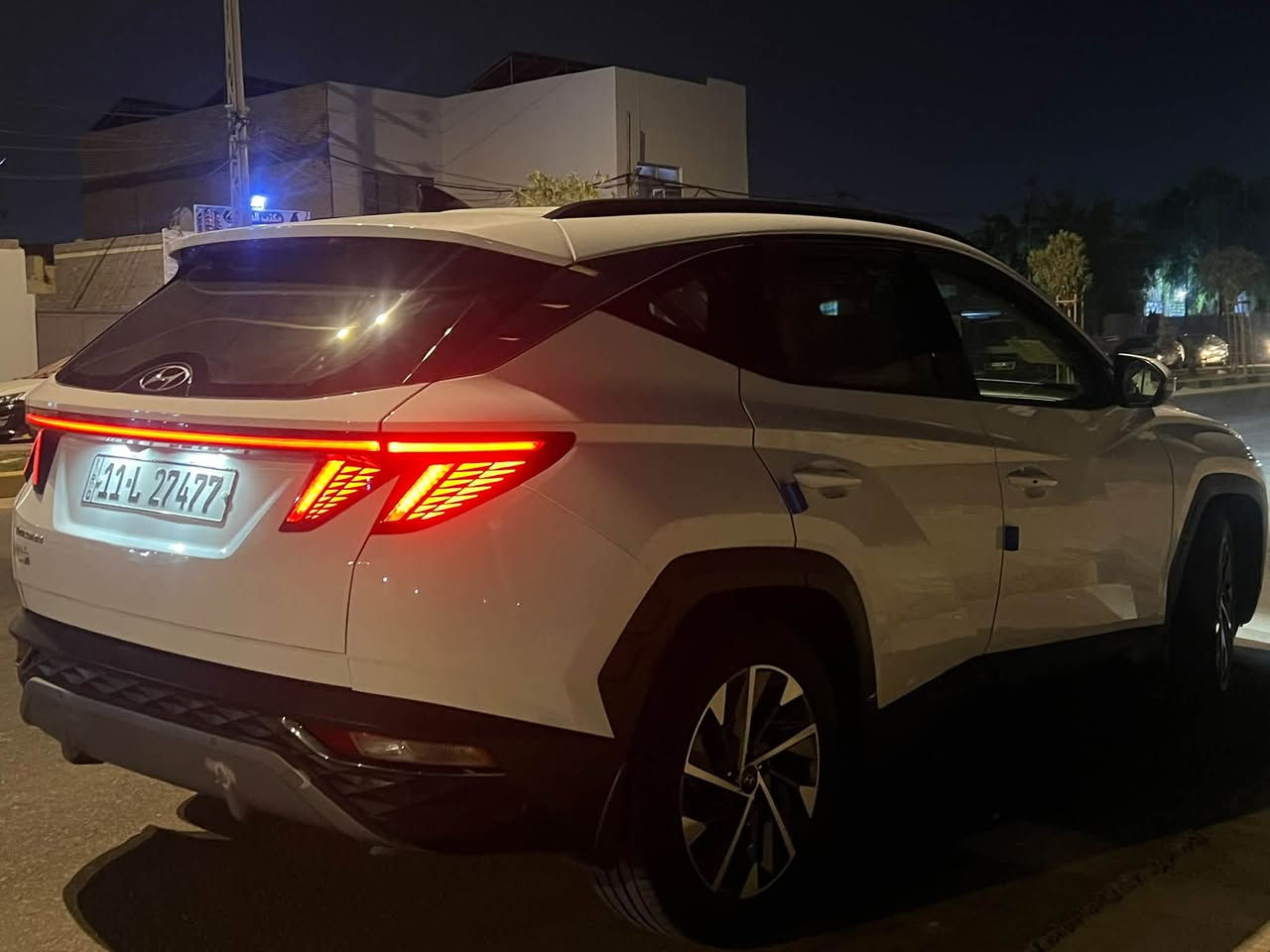 ‏سلام عليكم توسان 24 سيارة مكفوله من الصبغ والتبديل والفتح عده السونار بيه فقط بارد بل قبق الجنطه سعره ١٨٥ وبيه مجال بسيط جدا ***********
