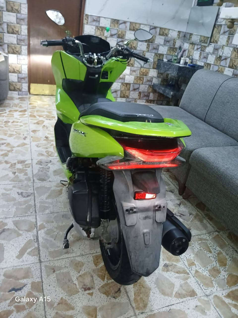 بي سي اكس جيل الثالث ،،،jf
_كفاله_عامه 
#محرك (150) حرف( A )
 دراجة جديده  اصلي 
كفرات شرط بلاديه  شلعه معدل خير من الله 
#حساسات.  شغاله 
#دراجه كامله اي نقص مابيه  أستان كهربائي #الدراجه مكينه لوك    احلا من #الصور مال جناي المكان بغداد الكرخ  

 #رمبه  اي نقص مابيه السعر(مليون 950
#وبيه مجال الاتصل الهاتف ***********

نص مكتوب في الصور:
- Galaxy A15
