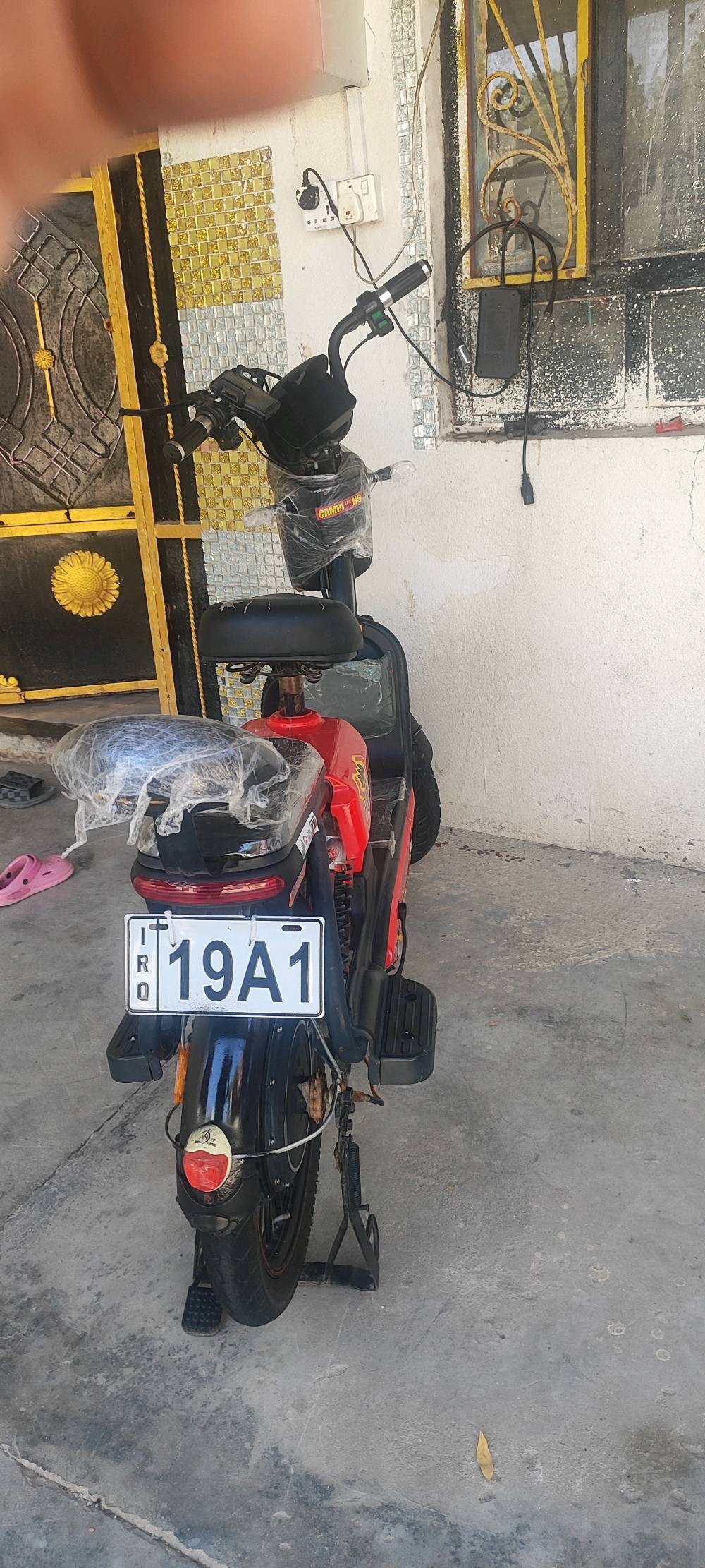 دراجه شحن بسعر مناسب جدا بس ب 200الف شغاله بكامل بطاريات جدد عقل شغال ملف شغال دراجه نضيفه هورن اشاير مثبت سرعه اربع نمر سرعه 60 حقيقي تقطع مسافه تقريبا 25 كيلو تأيرات جوبلس خمس بطاريات