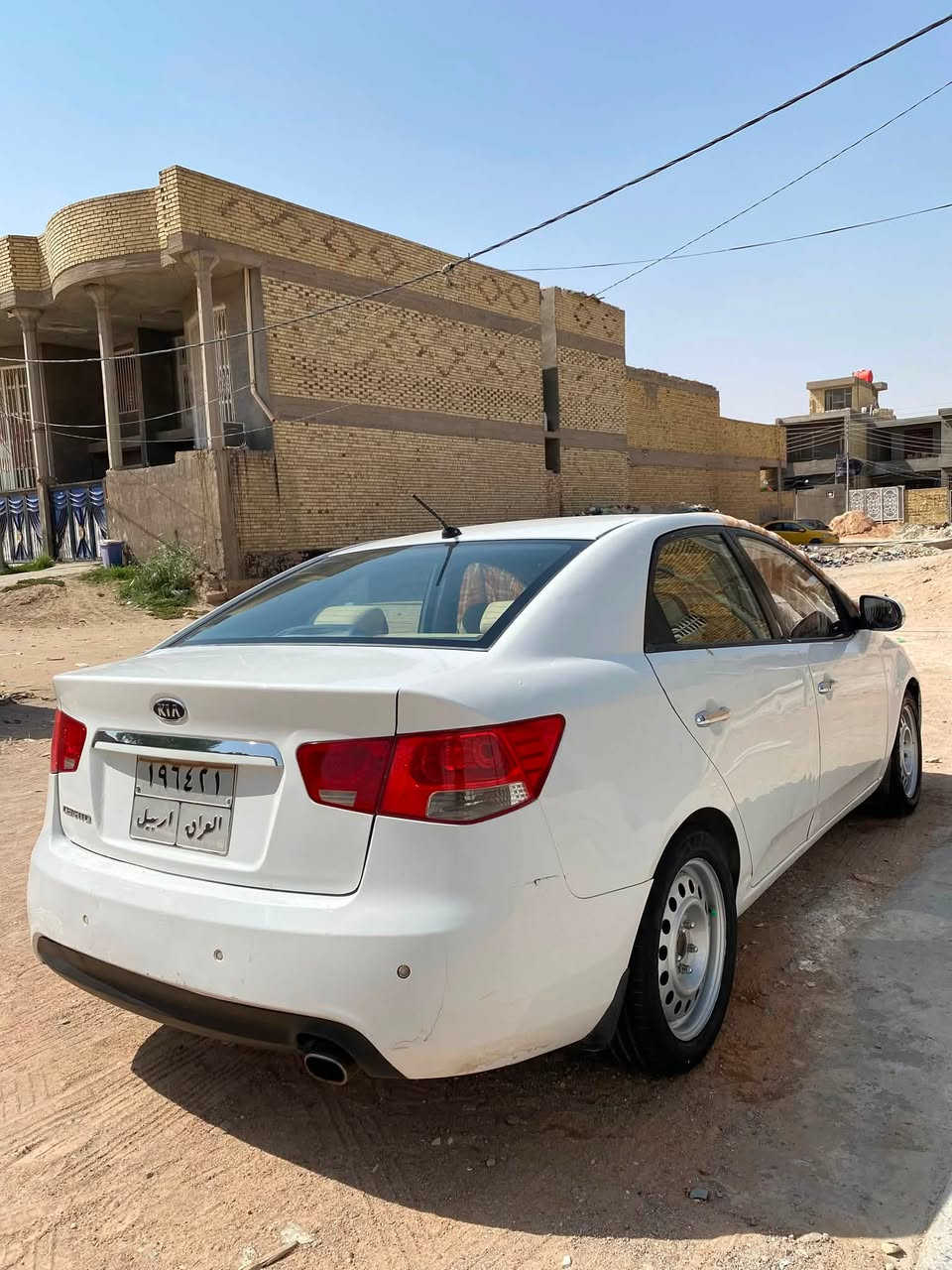 سلام عليكم فقط للبيع ‏ ‏ ‏ ‏بيها صبغ بين البابين موديل السيارة2011￼ جاهزة رقم أربيل فول بصمة عنوان السيارة بال النجف***********
