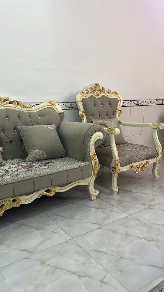 تخم للبيع مكانه حي ميسان ملكي خشب تركي سعره 700بي مجال *********** تواصل
