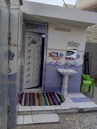 بيت للبيع حي طارق شارع الوسط قرب حسينيه ابو صالح مساحه 175متر سعر 150و...