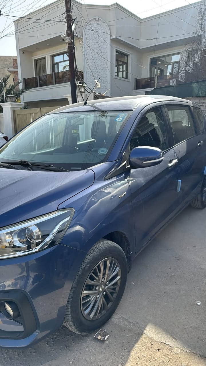 للبيع مصلحه سوزوكي ارتيكا مو يل 22 
فول مواصفات شفط مري كهرباء 
بصمه مو سويج 
بسعر 123 بيه مجال للشراي 
للاستفسار ***********
ماشيه 88 كيلو
