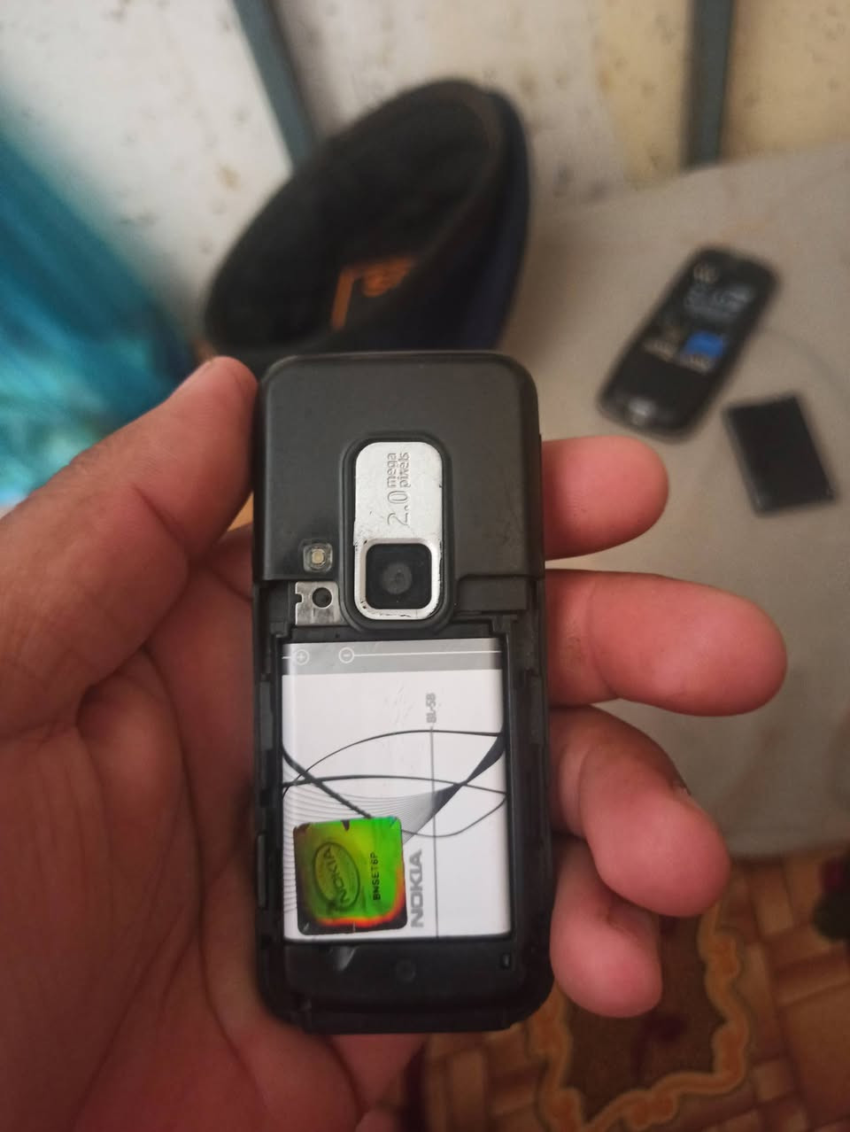 سلام عليكم 
هاذا الجهاز للبيع  
نقص كفر وبطاريه 
السعر 25الف 
***********
بي واتساب 
علقلي واني ردلك
