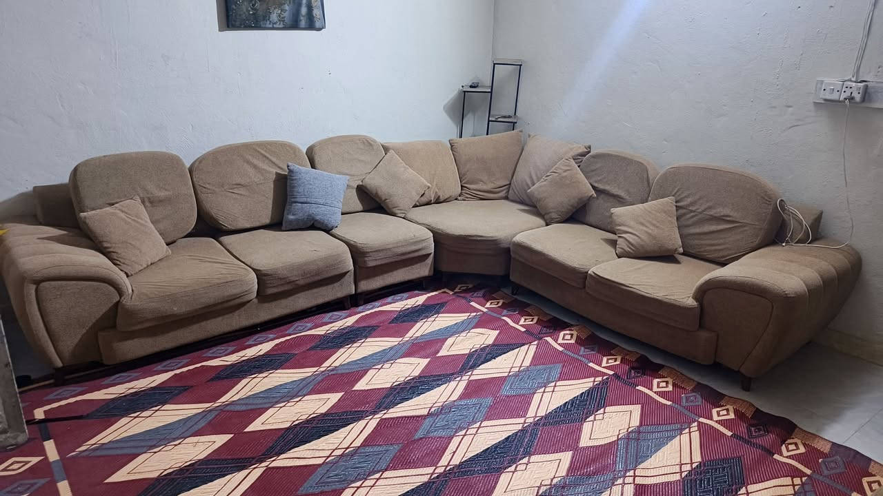 ديوان كويتي • ٧ مقاعد • اضرار بسيطة